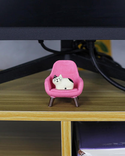 Mevodeata Cute Mini Frog Figurine with Small Sofa Resin Figure for Office Home Decor for Frog Lovers (Rocking Chair)