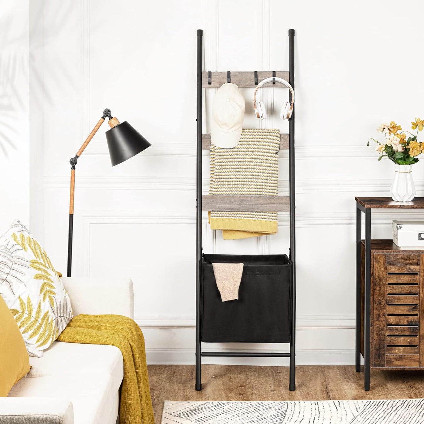 HOOBRO Blanket Ladder with Basket, 17.3”L x 63.4”H, Towel Rack with Hooks, Blanket Holder Rack, Decorative Ladder Shelf, Drying and Display Rack for Bathroom, Living Room, Rustic Brown BF31CJ01
