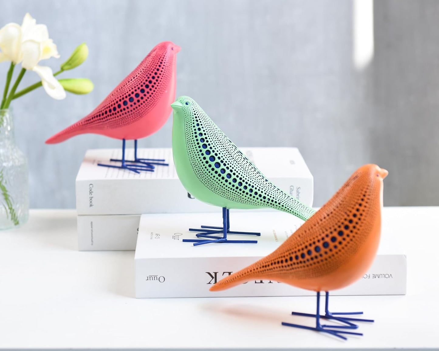 Quoowiit Bird Figurine, Modern Sculpture and Statues for Home Decor, Animal Statues for Bookshelf, Table, Entryway, Fireplace, Resin Decorative Sculpture with Chic Polka Dots Art Design (White)
