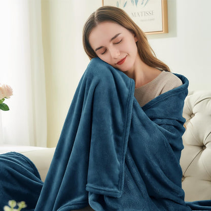 BEDELITE Fleece Blanket Black Throw Blankets for Couch & Bed, Luxury Plush Cozy Fuzzy Blanket 50x60 inches, Super Soft Warm Lightweight Throw Blanket for Travel Camping - Colors B