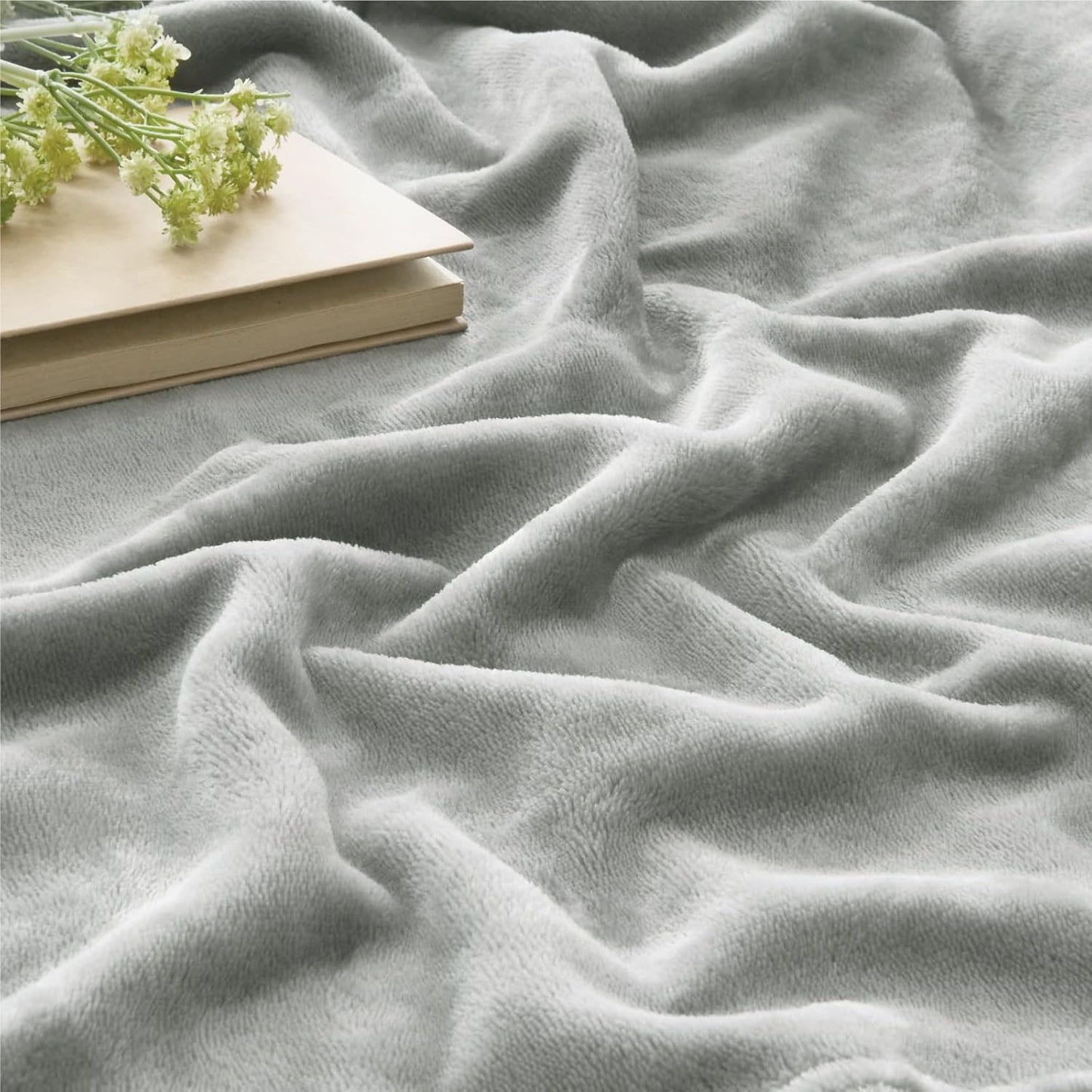 BEDELITE Fleece Blanket Black Throw Blankets for Couch & Bed, Luxury Plush Cozy Fuzzy Blanket 50x60 inches, Super Soft Warm Lightweight Throw Blanket for Travel Camping - Colors A