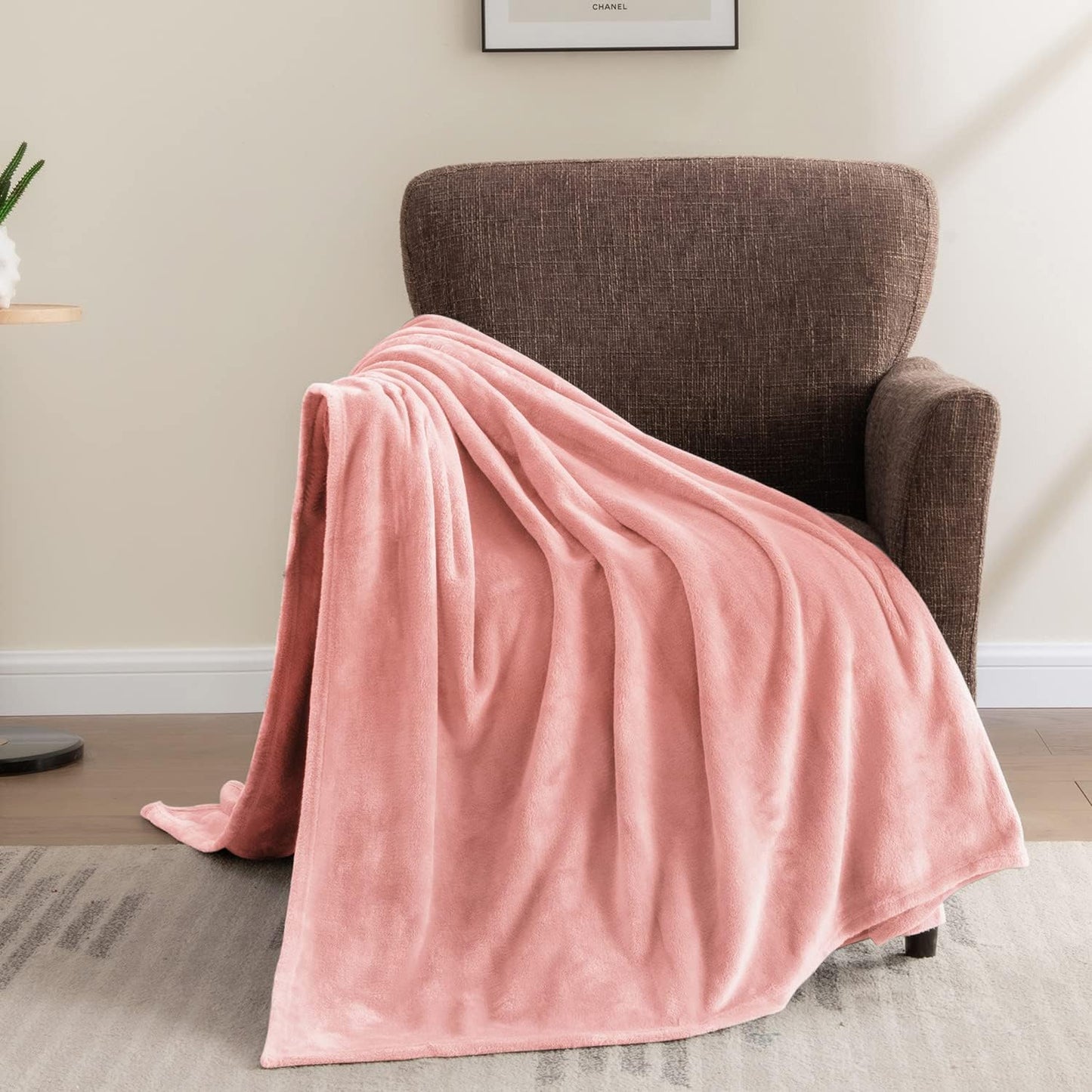 BEDELITE Fleece Blanket Black Throw Blankets for Couch & Bed, Luxury Plush Cozy Fuzzy Blanket 50x60 inches, Super Soft Warm Lightweight Throw Blanket for Travel Camping - Colors B