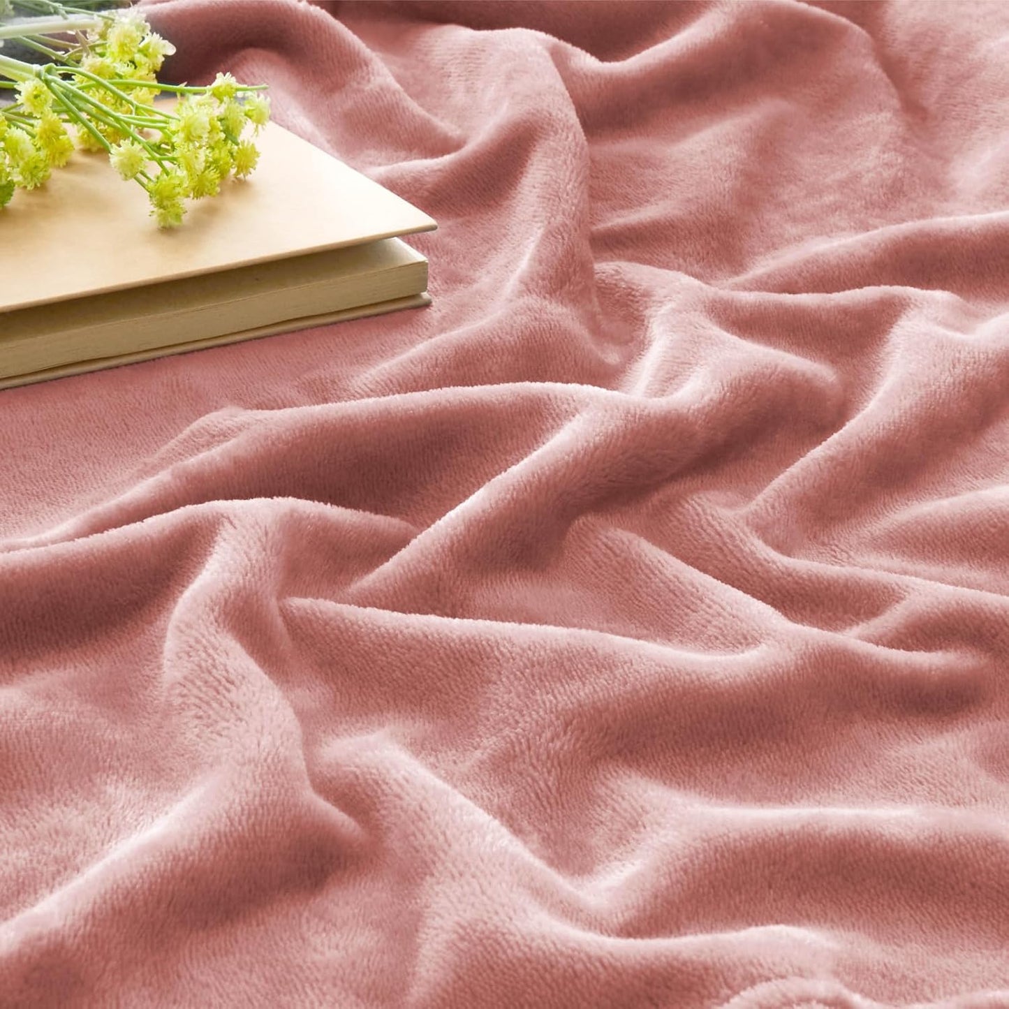 BEDELITE Fleece Blanket Black Throw Blankets for Couch & Bed, Luxury Plush Cozy Fuzzy Blanket 50x60 inches, Super Soft Warm Lightweight Throw Blanket for Travel Camping - Colors A