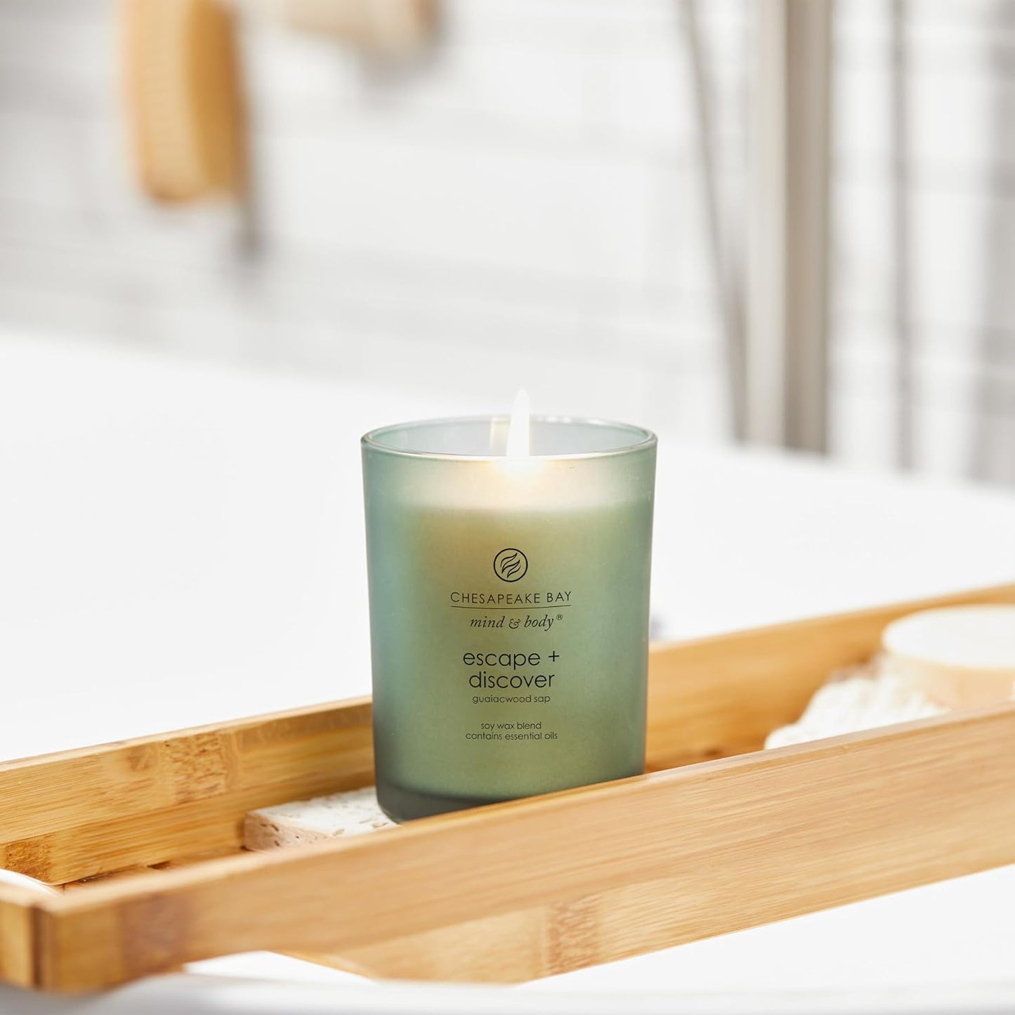 Chesapeake Bay Candle PT40886 Scented Candle Awaken + Invigorate (Lemongrass Eucalyptus) Medium Green Home Décor