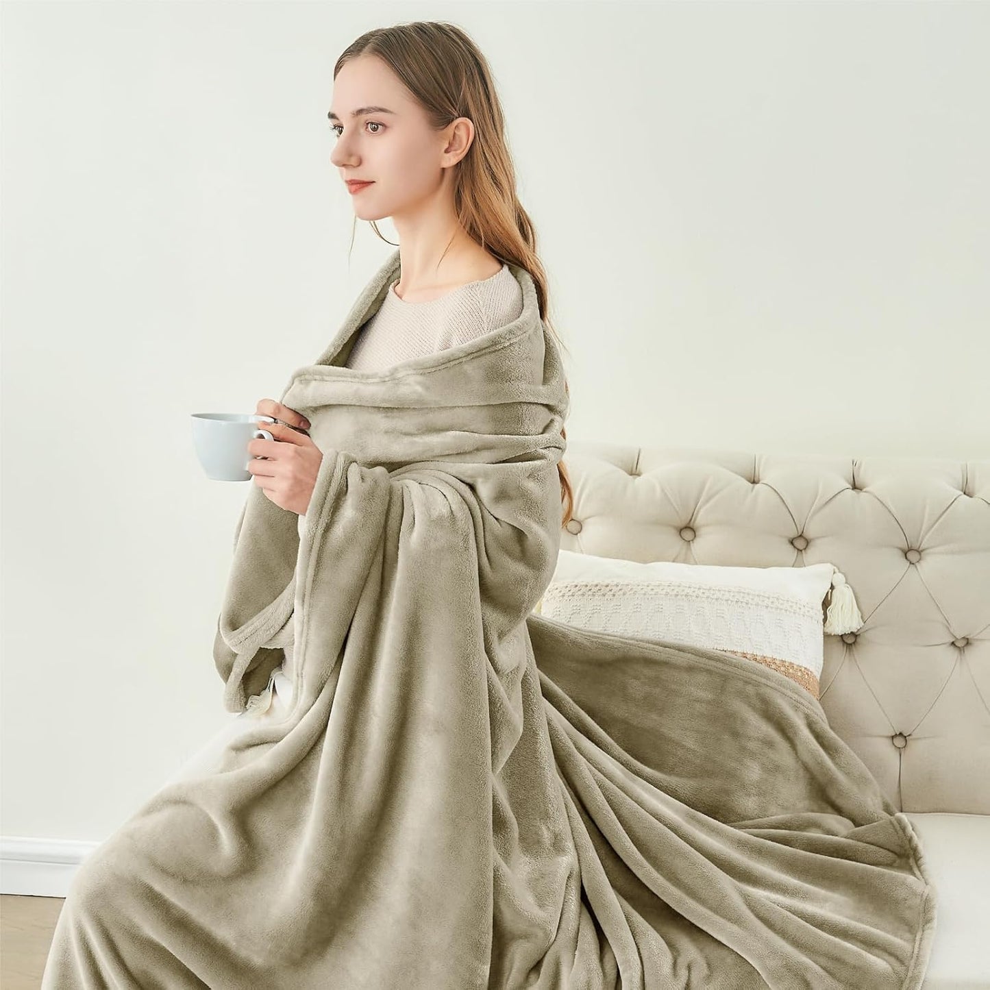 BEDELITE Fleece Blanket Black Throw Blankets for Couch & Bed, Luxury Plush Cozy Fuzzy Blanket 50x60 inches, Super Soft Warm Lightweight Throw Blanket for Travel Camping - Colors B