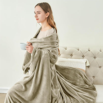 BEDELITE Fleece Blanket Black Throw Blankets for Couch & Bed, Luxury Plush Cozy Fuzzy Blanket 50x60 inches, Super Soft Warm Lightweight Throw Blanket for Travel Camping - Colors B