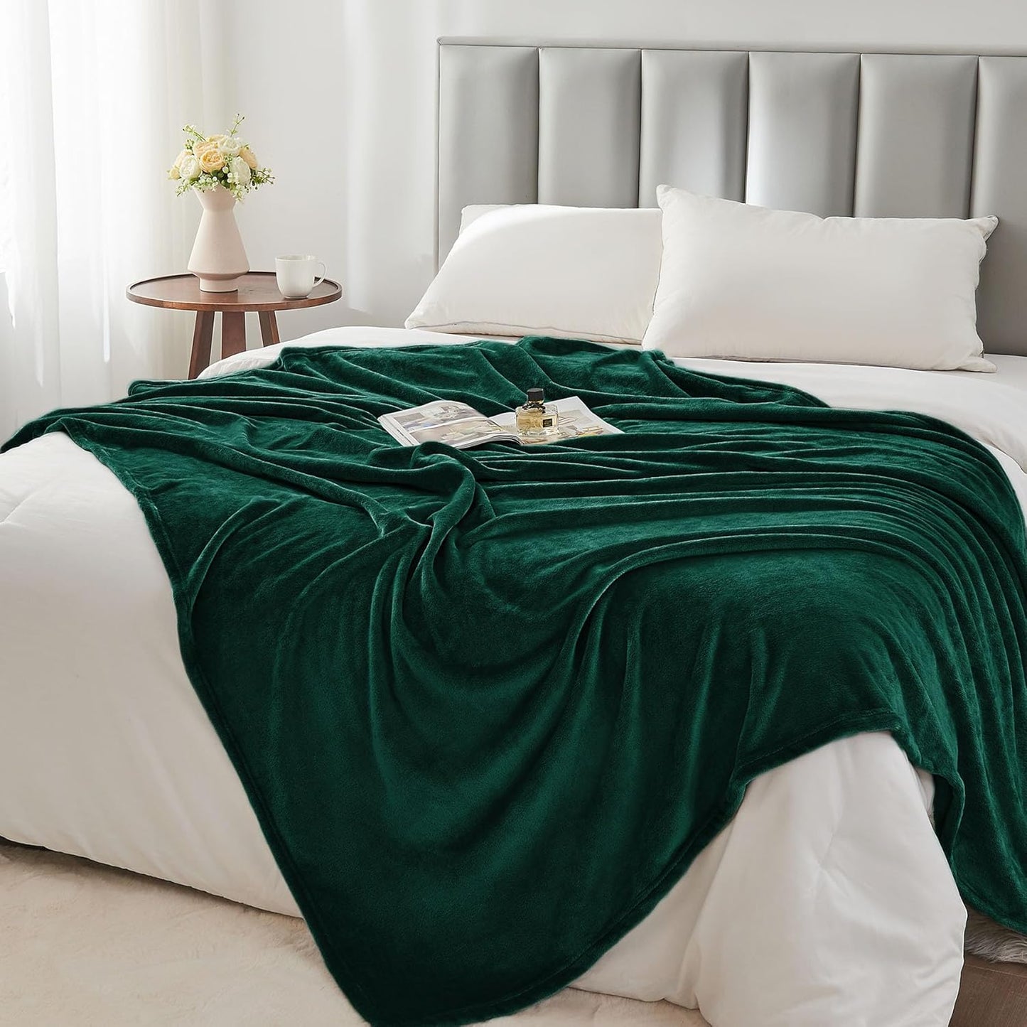 BEDELITE Fleece Blanket Black Throw Blankets for Couch & Bed, Luxury Plush Cozy Fuzzy Blanket 50x60 inches, Super Soft Warm Lightweight Throw Blanket for Travel Camping - Colors A