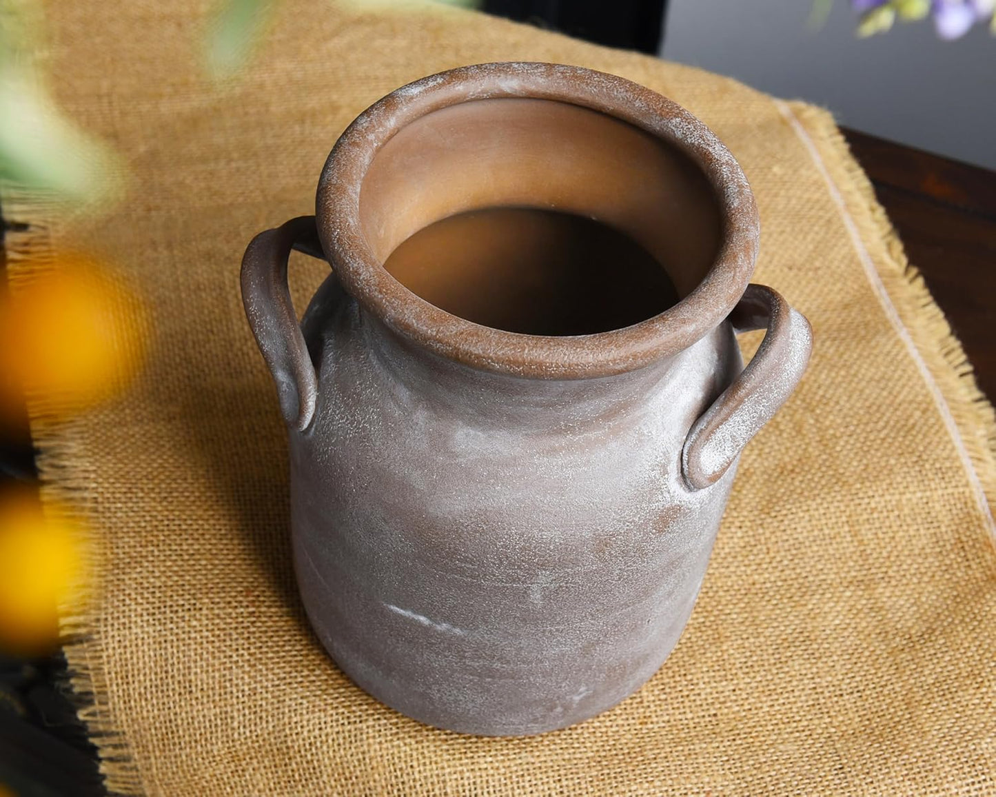Quoowiit Ceramic Rustic Farmhouse Vase, Distressed Decorative Flower Vases for Home Decor, Ideal Shelf Decor, Green Boho Vase for Living Room Bedroom Kitchen Office Centerpiece Table Decorations