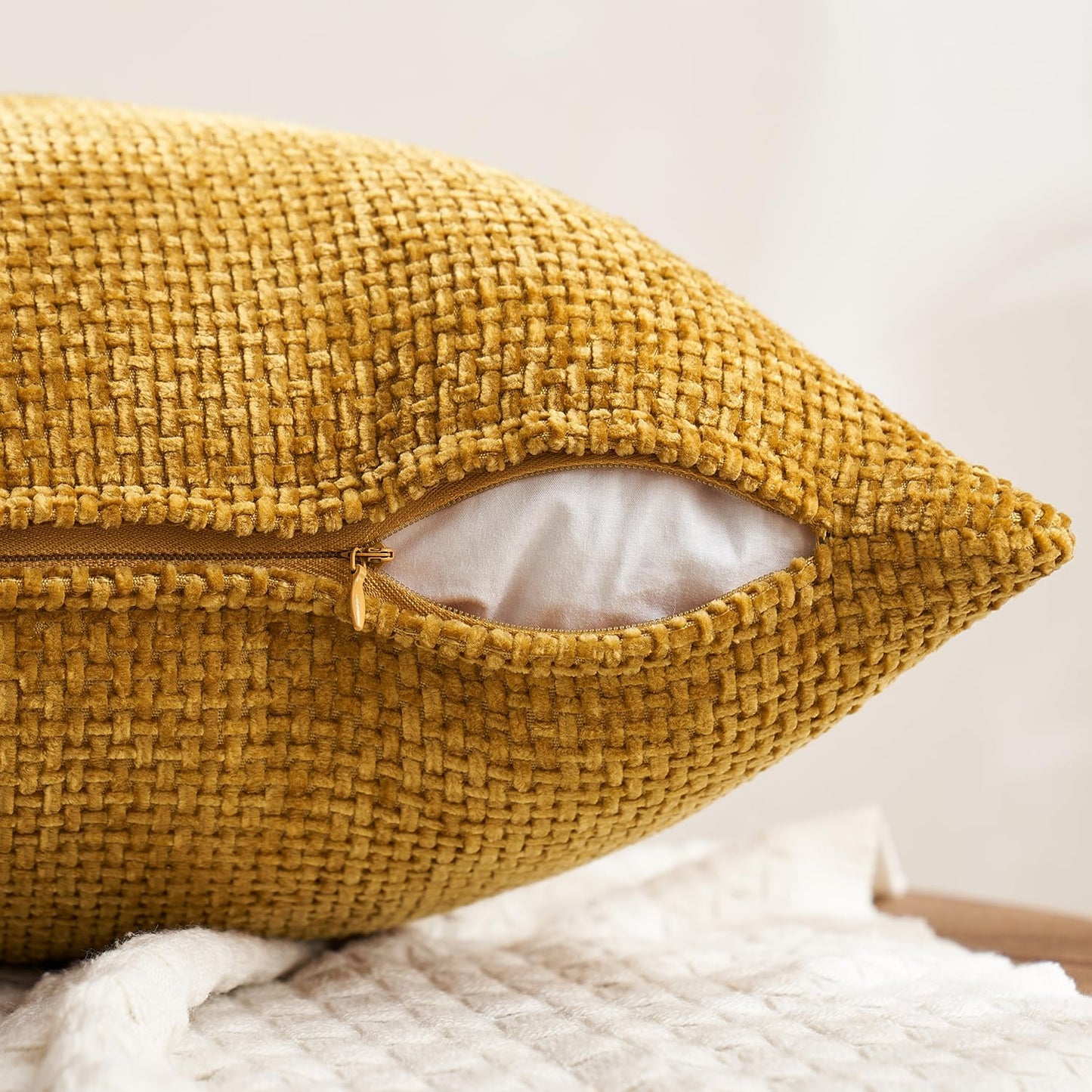 MIULEE Pack of 4 Couch Throw Pillow Covers 18x18 Inch Neutral Soft Decorative Chenille Pillow Covers Farmhouse Boho Cushion Covers for Mid Century Modern Spring Home Decor Sofa Bedroom Living Room