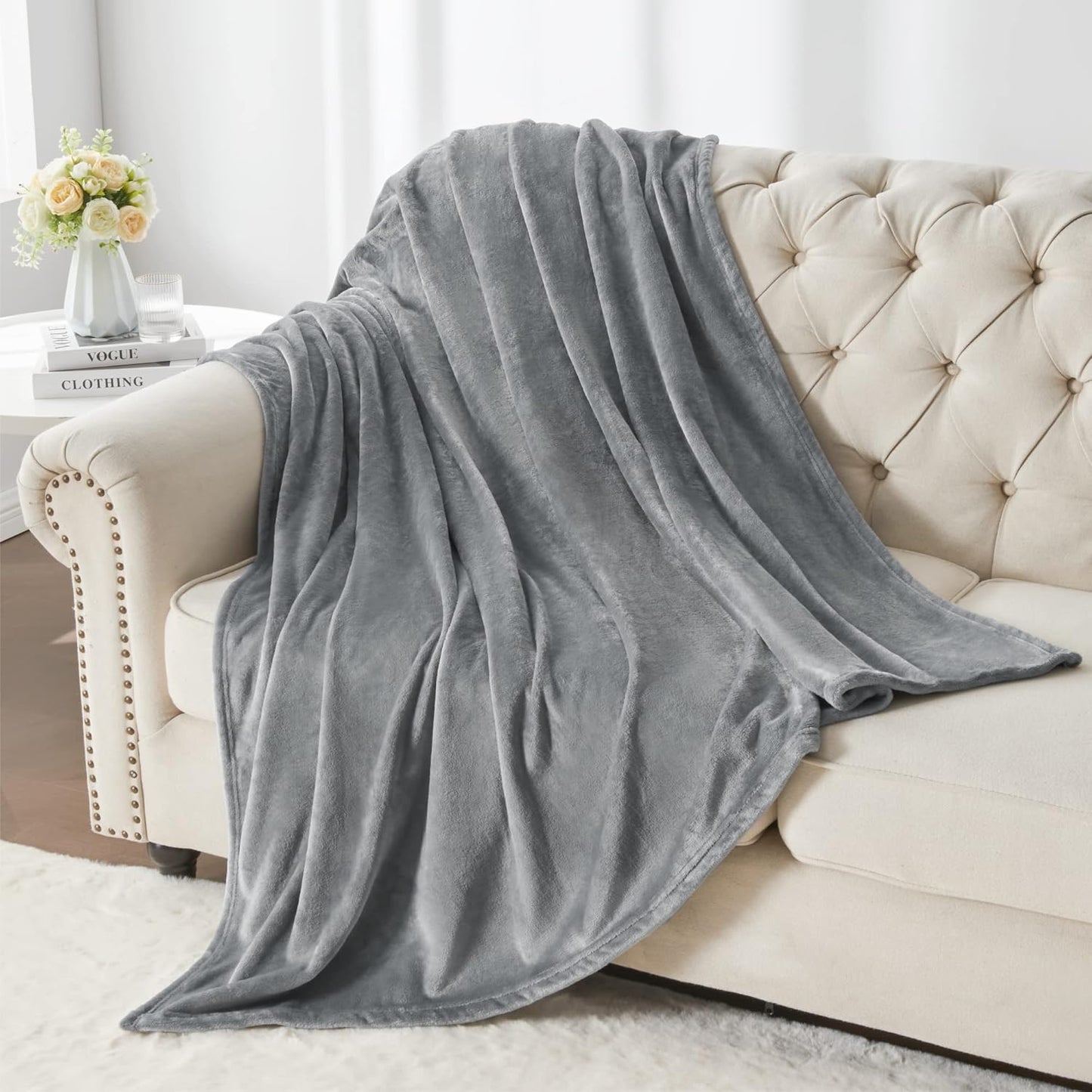 BEDELITE Fleece Blanket Black Throw Blankets for Couch & Bed, Luxury Plush Cozy Fuzzy Blanket 50x60 inches, Super Soft Warm Lightweight Throw Blanket for Travel Camping - Colors B