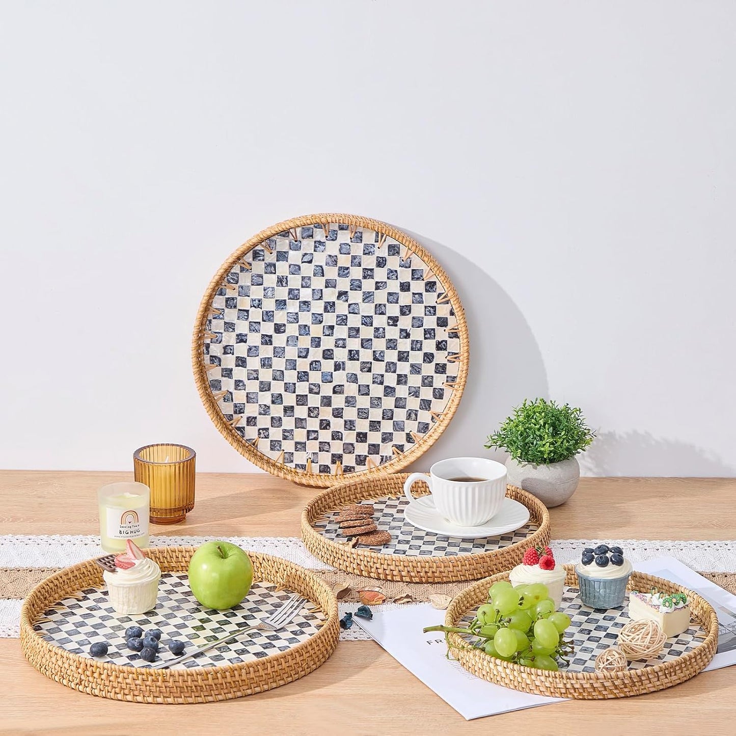 Round Rattan Tray with Mother of Pearl Inlay, Rattan Serving Tray with Wooden Base, Decorative Wicker Basket for Table Decor, Storage and Display of Coffee Bread Food Fruit (Leaf)