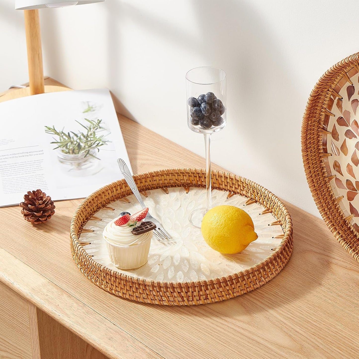 Round Rattan Tray with Mother of Pearl Inlay, Rattan Serving Tray with Wooden Base, Decorative Wicker Basket for Table Decor, Storage and Display of Coffee Bread Food Fruit (Leaf)
