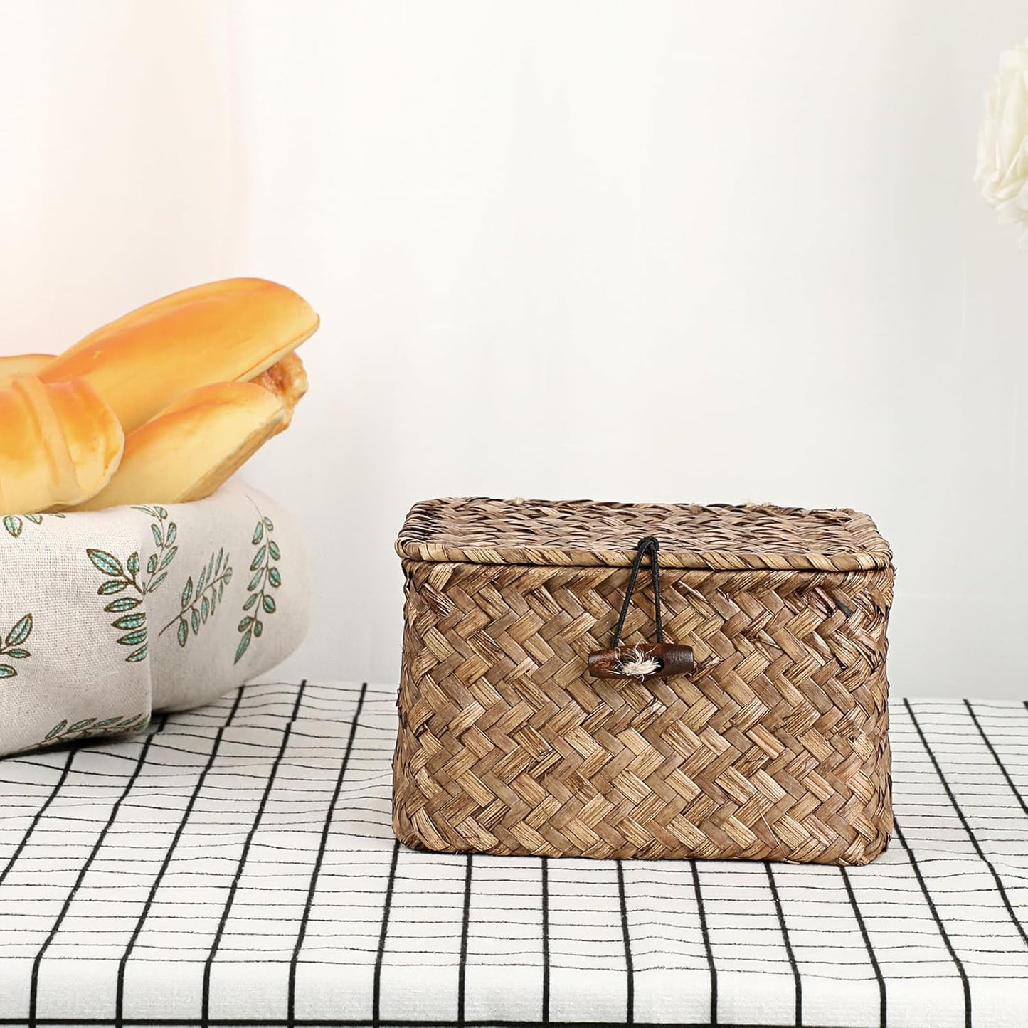 Hipiwe Seagrass Basket with Lid Wicker Storage Basket Square Handwoven Decorative Baskets Box for Shelf Multipurpose Household Baskets Home Decor,X-small