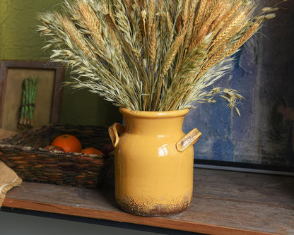 Quoowiit Ceramic Rustic Farmhouse Vase, Distressed Decorative Flower Vases for Home Decor, Ideal Shelf Decor, Green Boho Vase for Living Room Bedroom Kitchen Office Centerpiece Table Decorations