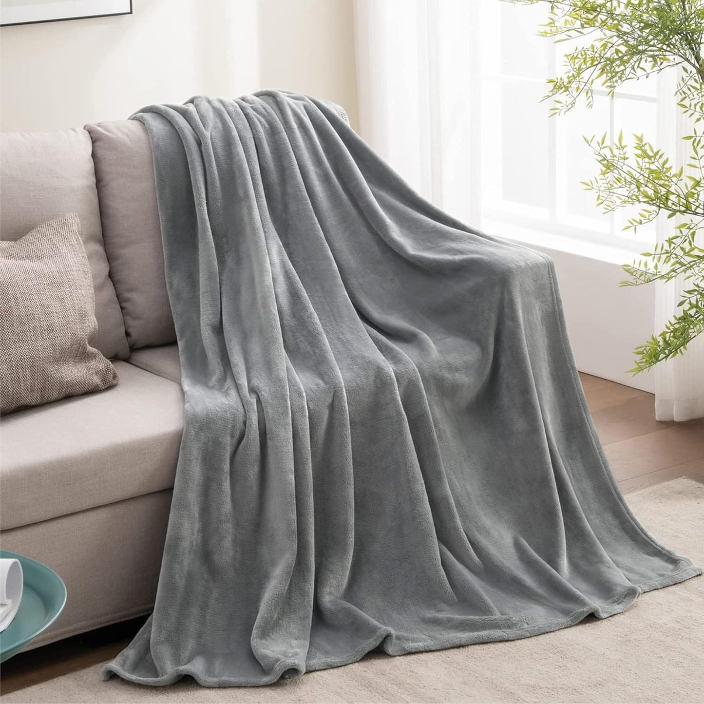 BEDELITE Fleece Blanket Black Throw Blankets for Couch & Bed, Luxury Plush Cozy Fuzzy Blanket 50x60 inches, Super Soft Warm Lightweight Throw Blanket for Travel Camping - Colors B