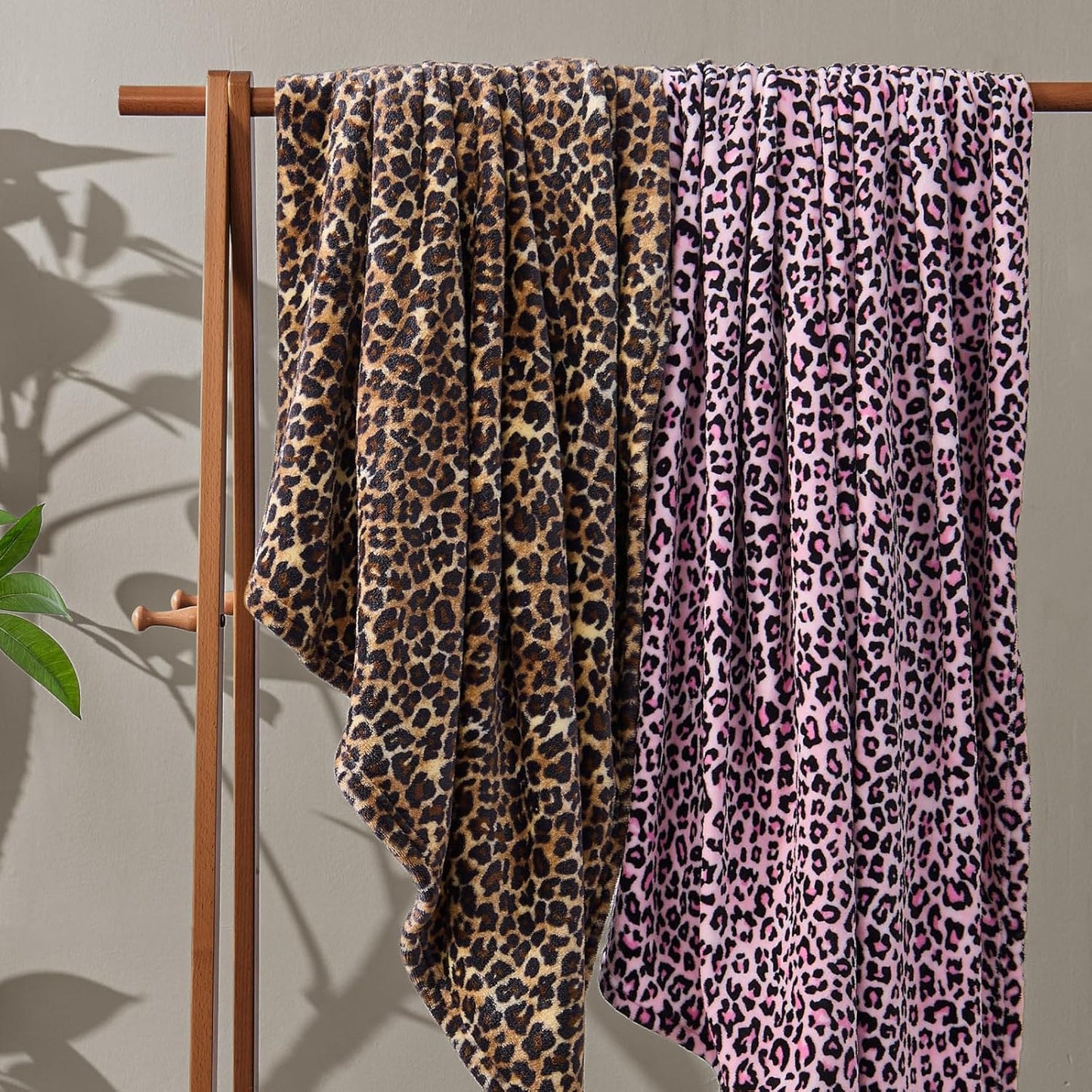BEDELITE Fleece Blanket Black Throw Blankets for Couch & Bed, Luxury Plush Cozy Fuzzy Blanket 50x60 inches, Super Soft Warm Lightweight Throw Blanket for Travel Camping - Colors A