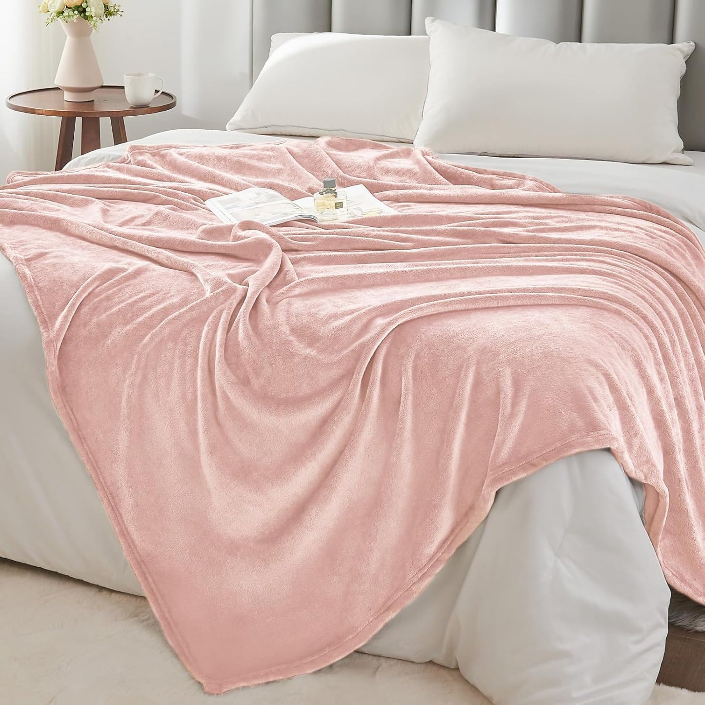 BEDELITE Fleece Blanket Black Throw Blankets for Couch & Bed, Luxury Plush Cozy Fuzzy Blanket 50x60 inches, Super Soft Warm Lightweight Throw Blanket for Travel Camping - Colors B