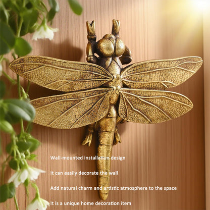 Gold Bee Figurines, 3D Hanging Honey Bee Wall Sculpture, Golden Resin insect Wall Mounted Decoration, Artwork Decor for Living Room (Antique Gold)