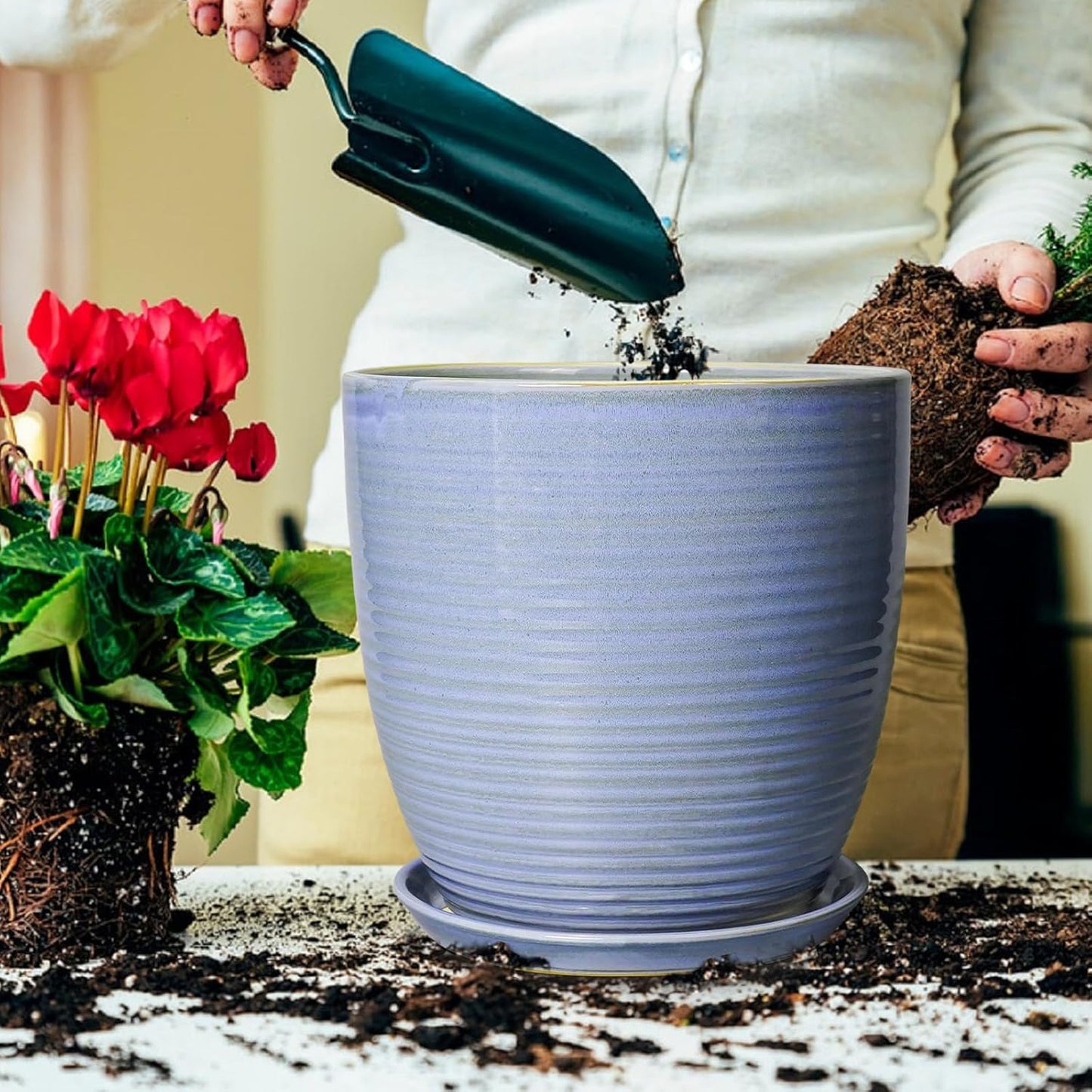 Ceramic Pots for Plants - 6 Inch Plant Pot with Drainage Hole and Saucer, Round Planters for Indoor Outdoor, Flower Pots, Modern Planter, Home Office Room Decor, Gifts for Plant Lovers, White