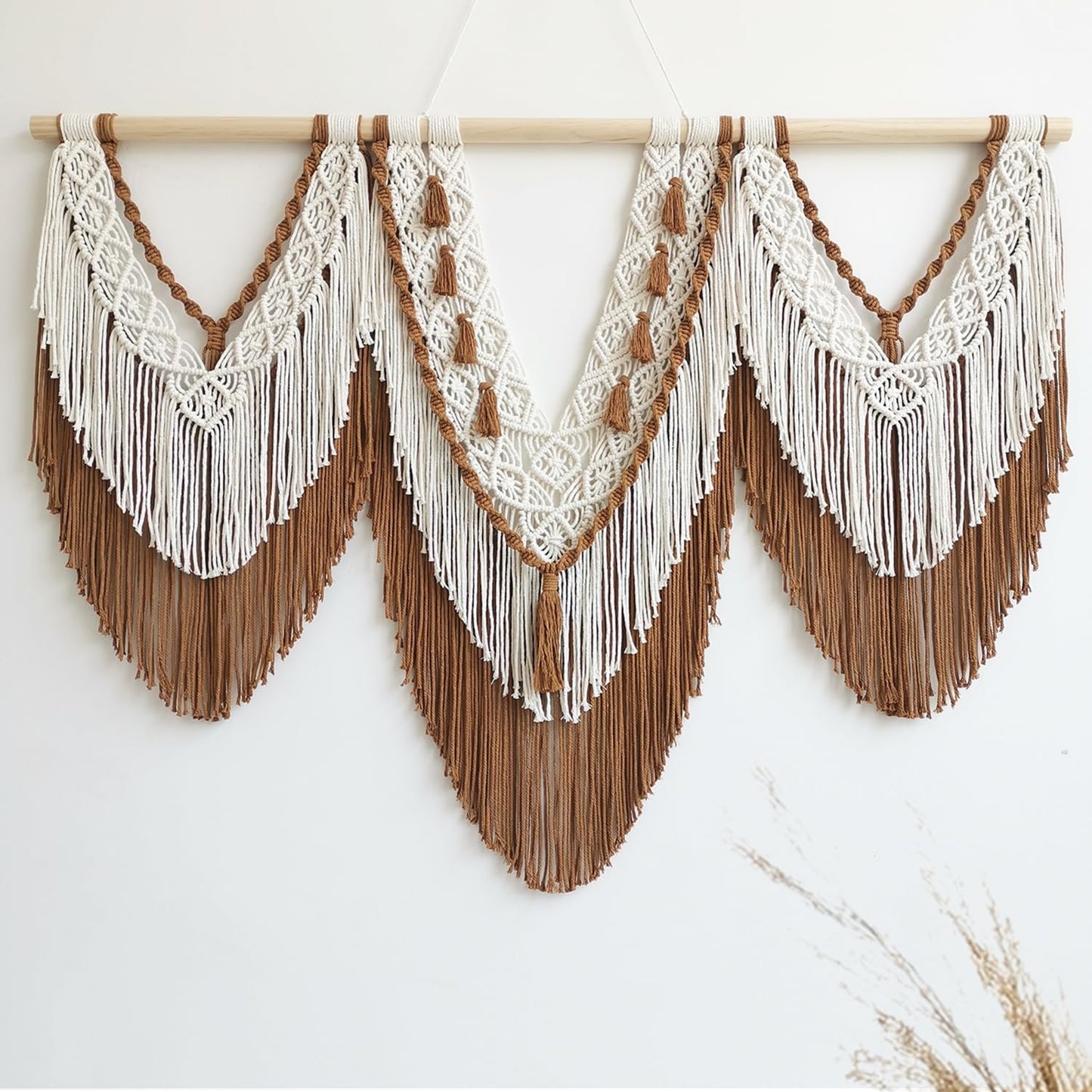 guzhiou large macrame wall hanging - Boho Tapestry Macrame Wall Decor Art- Chic Bohemian Handmade Woven Tapestry Home Decoration for Bedroom Living Room Apartment Wedding Party - 43"x32" (Wood bead)