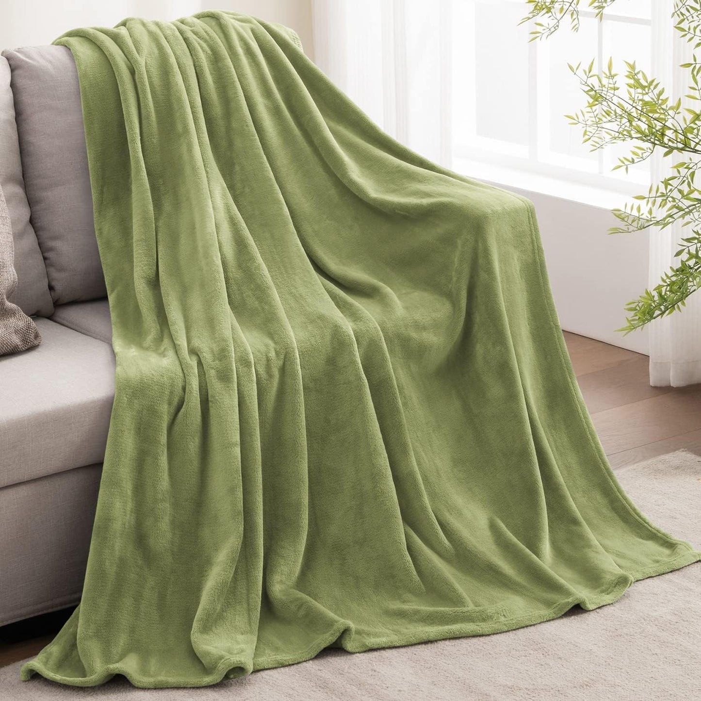 BEDELITE Fleece Blanket Black Throw Blankets for Couch & Bed, Luxury Plush Cozy Fuzzy Blanket 50x60 inches, Super Soft Warm Lightweight Throw Blanket for Travel Camping - Colors B