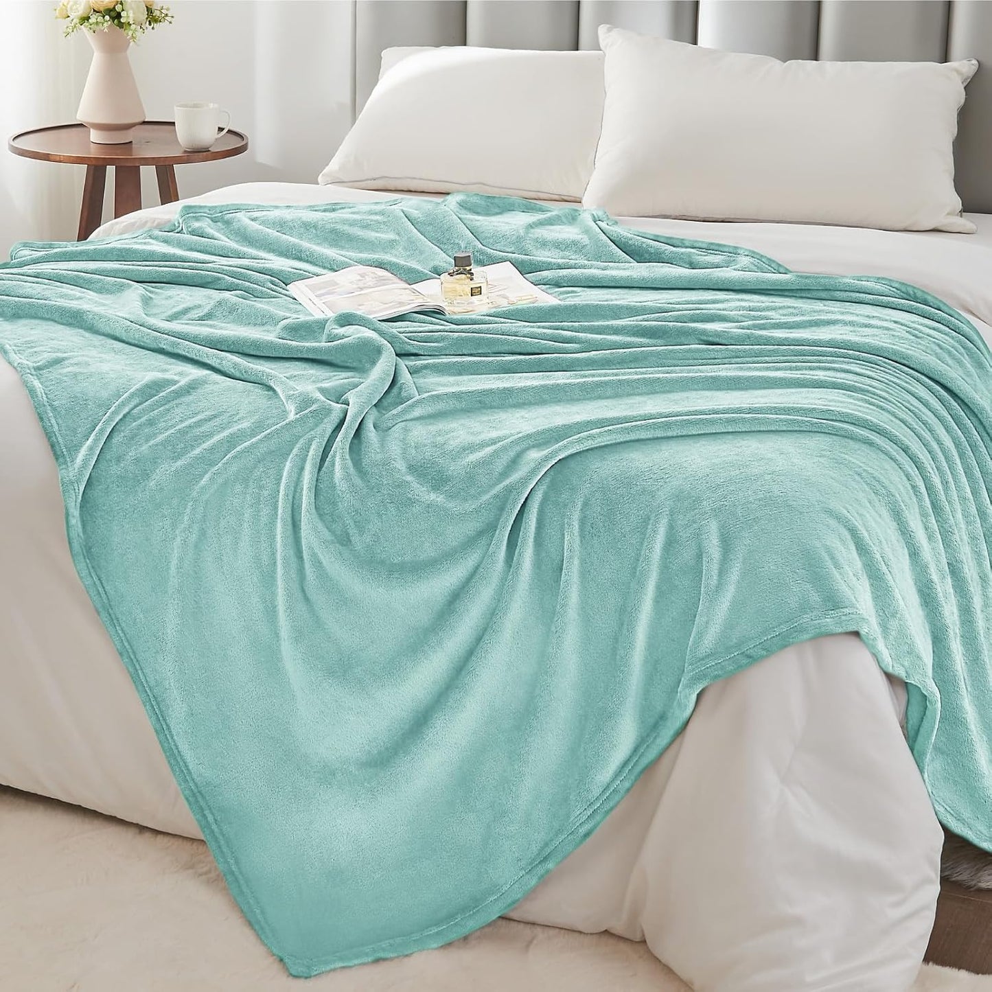 BEDELITE Fleece Blanket Black Throw Blankets for Couch & Bed, Luxury Plush Cozy Fuzzy Blanket 50x60 inches, Super Soft Warm Lightweight Throw Blanket for Travel Camping - Colors A