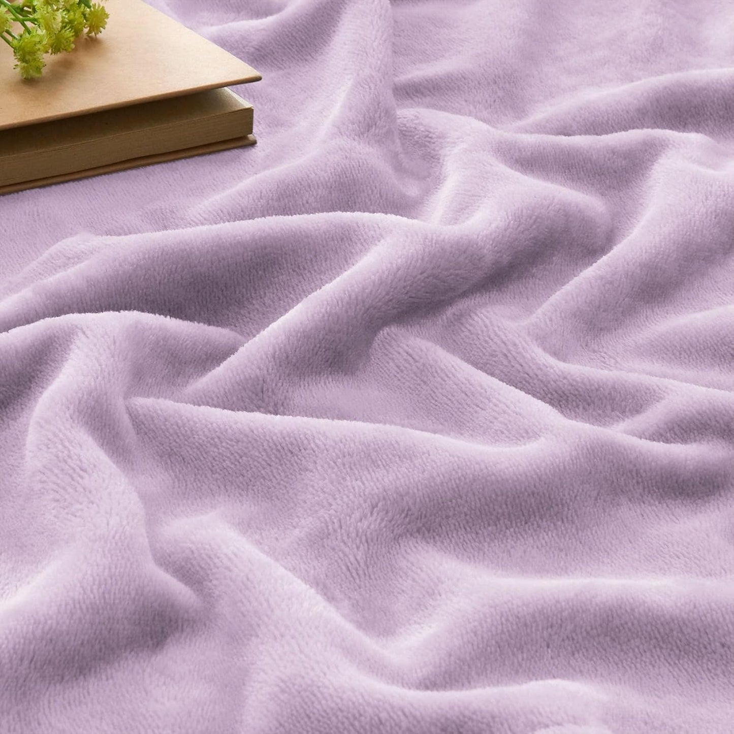 BEDELITE Fleece Blanket Black Throw Blankets for Couch & Bed, Luxury Plush Cozy Fuzzy Blanket 50x60 inches, Super Soft Warm Lightweight Throw Blanket for Travel Camping - Colors A