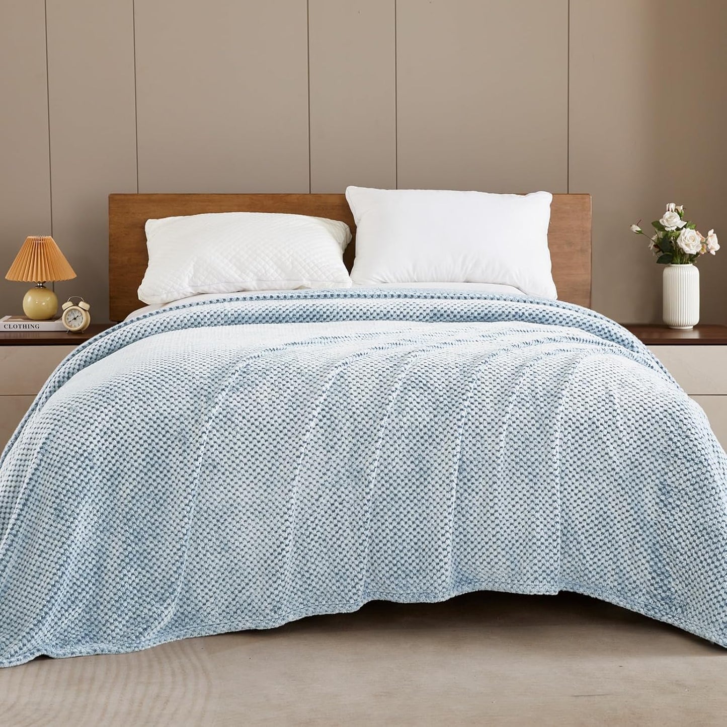 Exclusivo Mezcla Fleece Throw Blanket Extra Large, Super Soft and Warm Blankets for Couch, Sofa and Bed Waffle Textured, Cozy, Fuzzy and Lightweight (Slate Blue, 50x70 Inches)