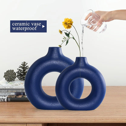 White Ceramic Donut Vase Set of 2, Hollow Matte Pampas Flower Vases for Boho Home Wedding Party Room Dinner Table Shelf Decor.（White）