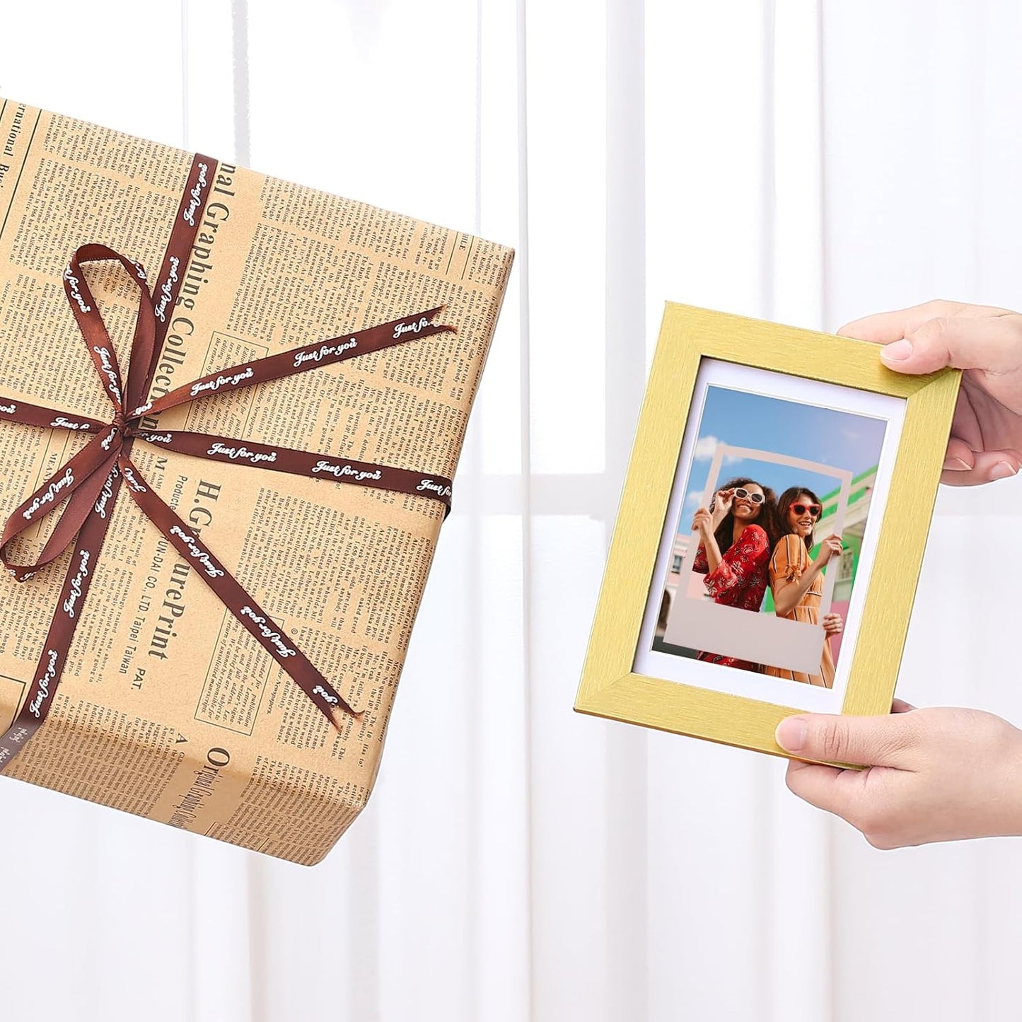 Vittanly 11x14 Picture Frame, Display Pictures 8x10 with Mat or 11x14 without Mat, Photo Frame for Wall Mounting, Black, 1 Pack - Colors A