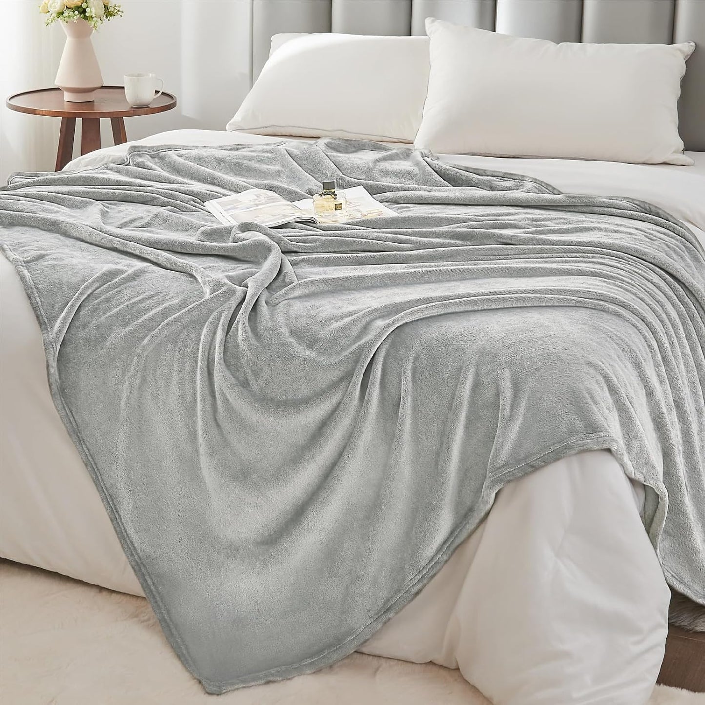 BEDELITE Fleece Blanket Black Throw Blankets for Couch & Bed, Luxury Plush Cozy Fuzzy Blanket 50x60 inches, Super Soft Warm Lightweight Throw Blanket for Travel Camping - Colors A