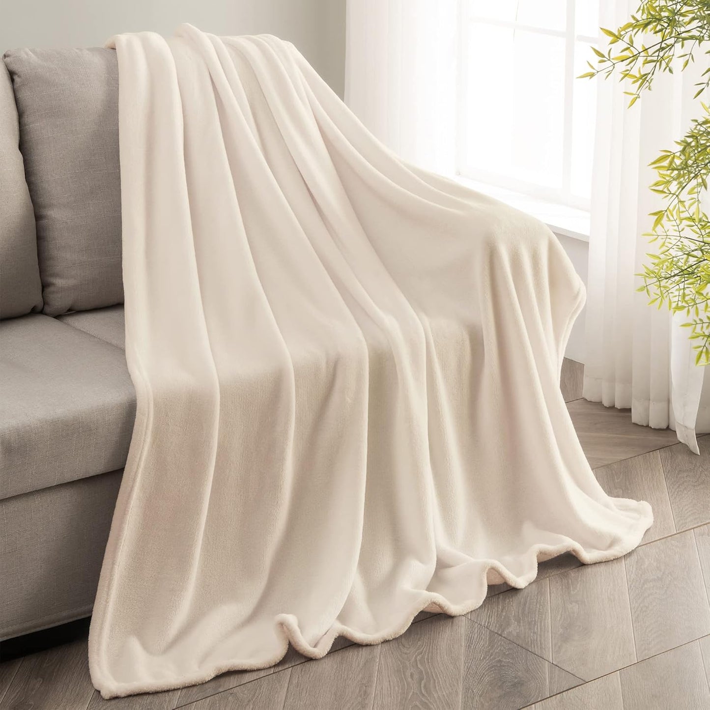 BEDELITE Fleece Blanket Black Throw Blankets for Couch & Bed, Luxury Plush Cozy Fuzzy Blanket 50x60 inches, Super Soft Warm Lightweight Throw Blanket for Travel Camping - Colors A