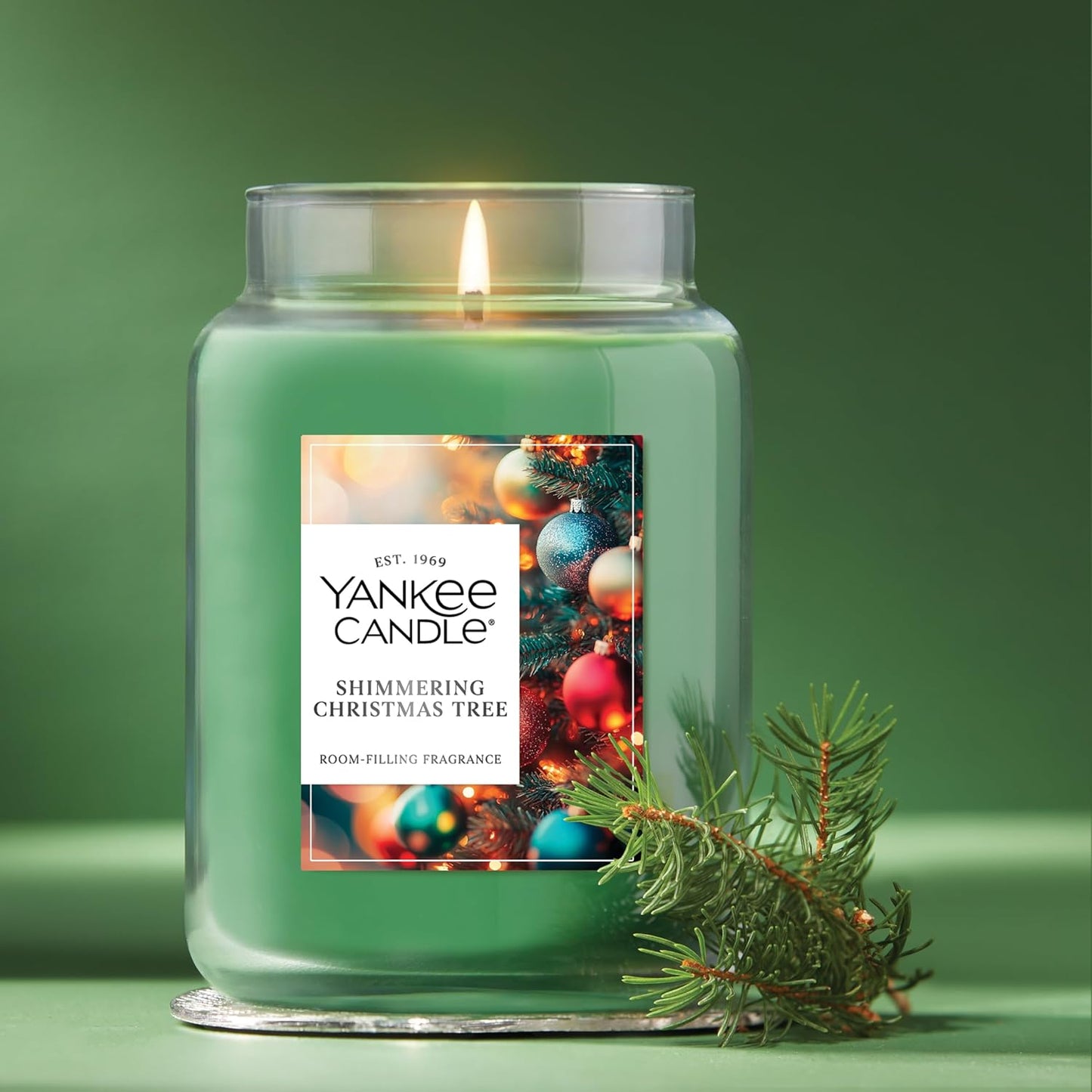 Yankee Candle Balsam & Cedar, Scented Candle, 22oz Large Jar with up to 150 Hour Burn Time, Giftable