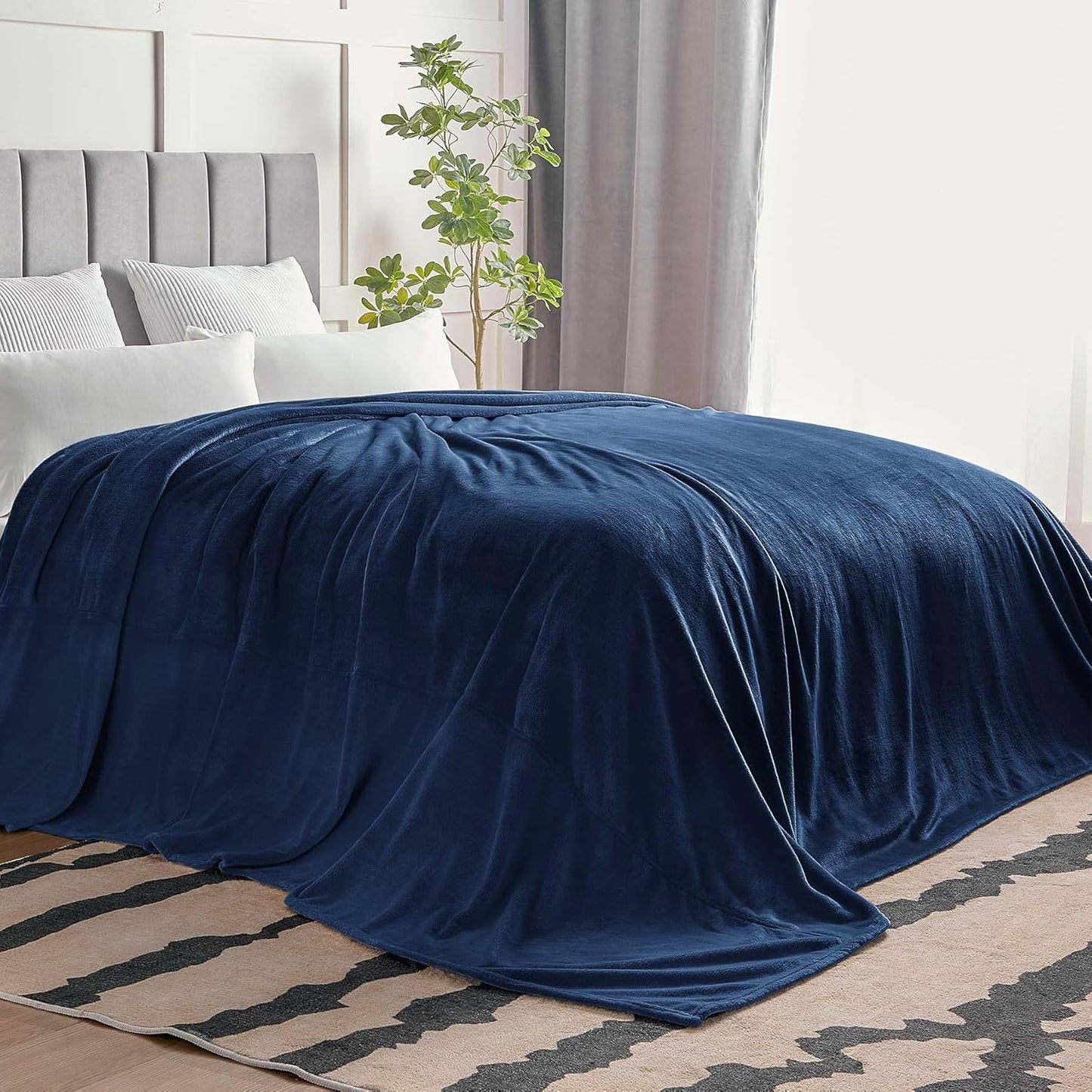BEDELITE Fleece Blanket Black Throw Blankets for Couch & Bed, Luxury Plush Cozy Fuzzy Blanket 50x60 inches, Super Soft Warm Lightweight Throw Blanket for Travel Camping - Colors A