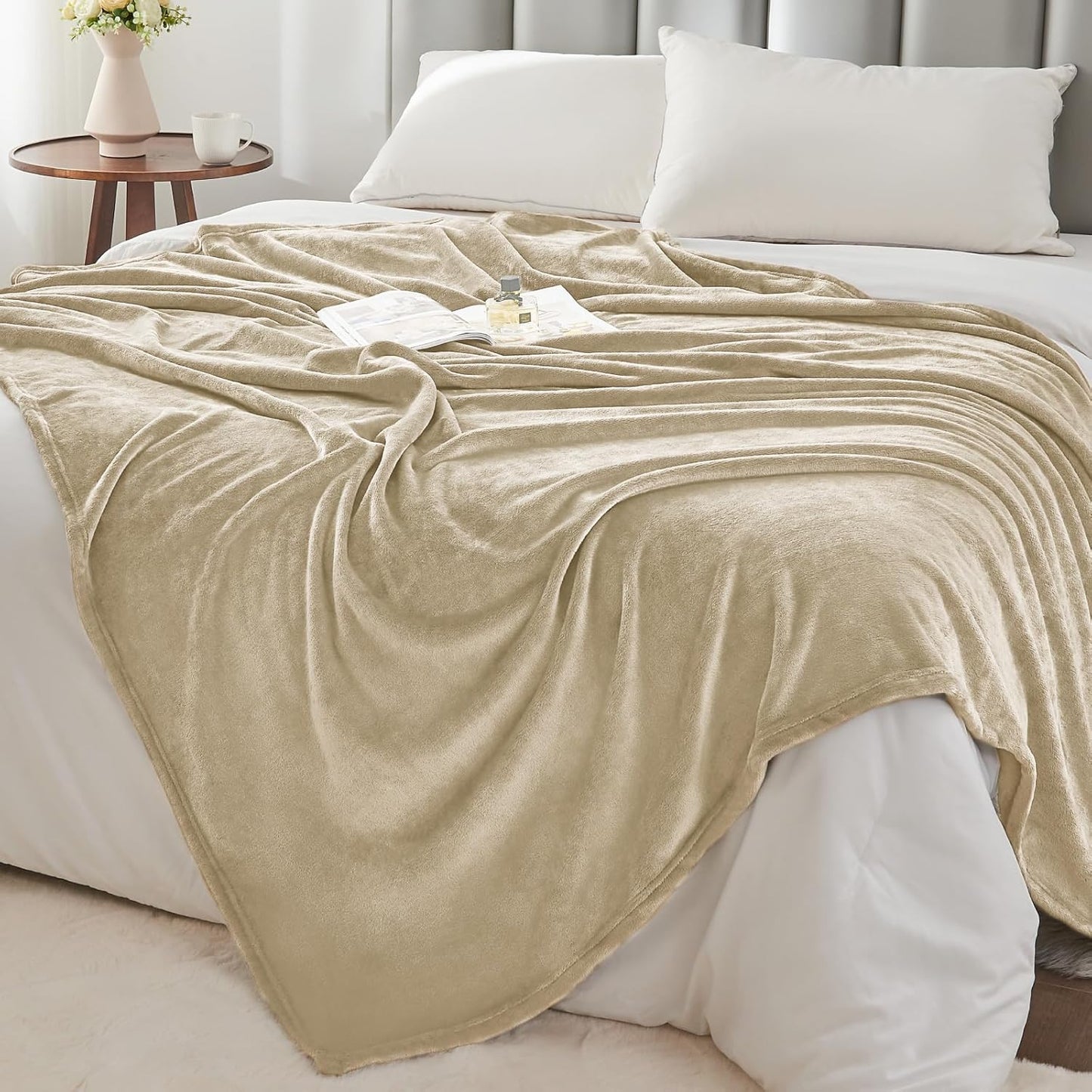 BEDELITE Fleece Blanket Black Throw Blankets for Couch & Bed, Luxury Plush Cozy Fuzzy Blanket 50x60 inches, Super Soft Warm Lightweight Throw Blanket for Travel Camping - Colors B