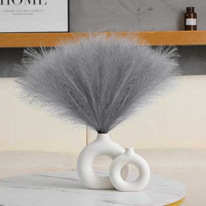 UREYMX Faux Pampas Grass Decor 17.7 Inch 6pcs, Artificial Pampas Grass Fluffy Home Decor, Short Vase Room Decor pompous Grass Flower Arrangement for Boho Home Wedding Decoration (Black)
