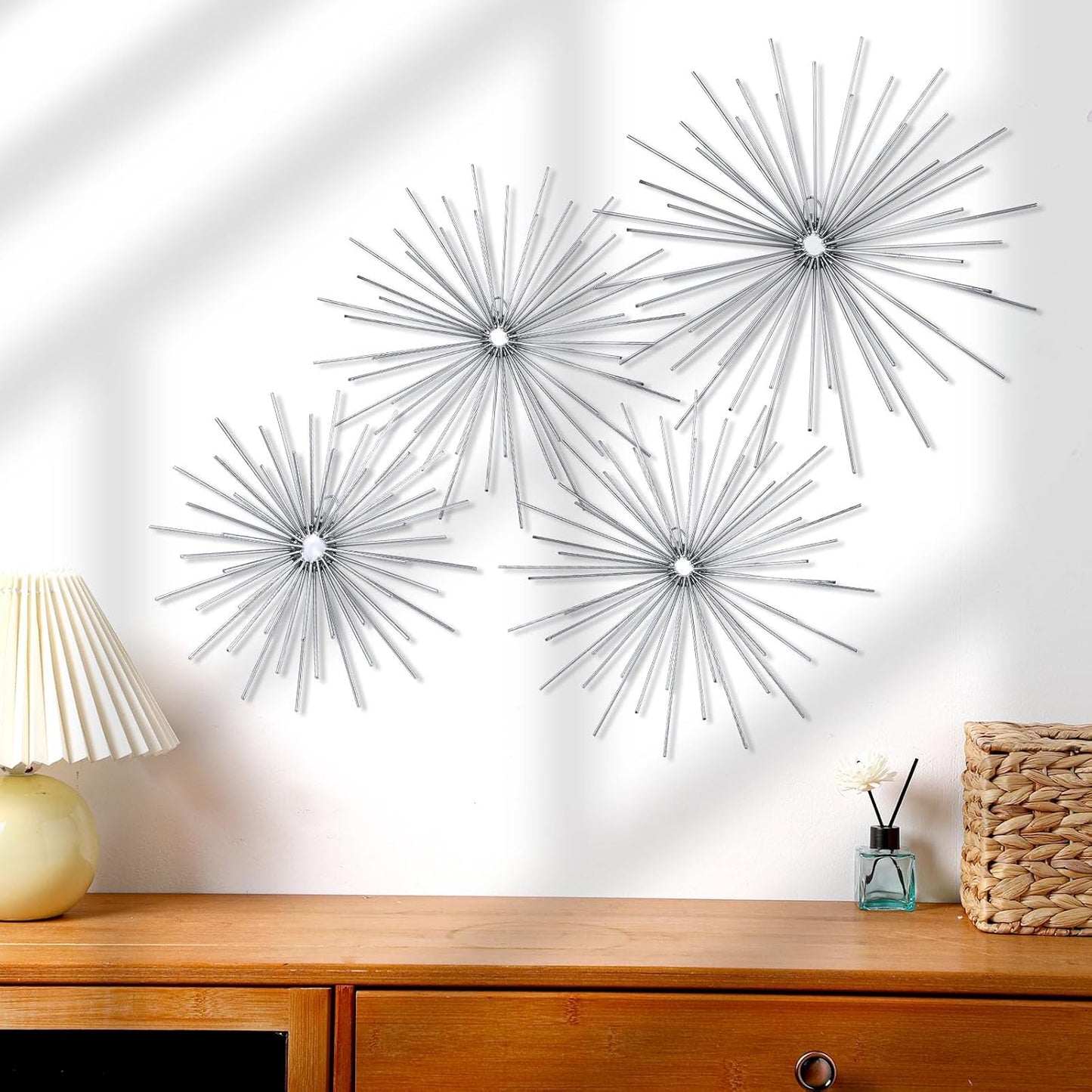 Shimeyao 4 Pcs Metal Starburst Wall Decor Black Metal Wall Art 3D Spike Bling Finish Star Burst Hangings Accents Sculptures Set Modern Mid Century Decorations for Living Room Bedroom Entryway