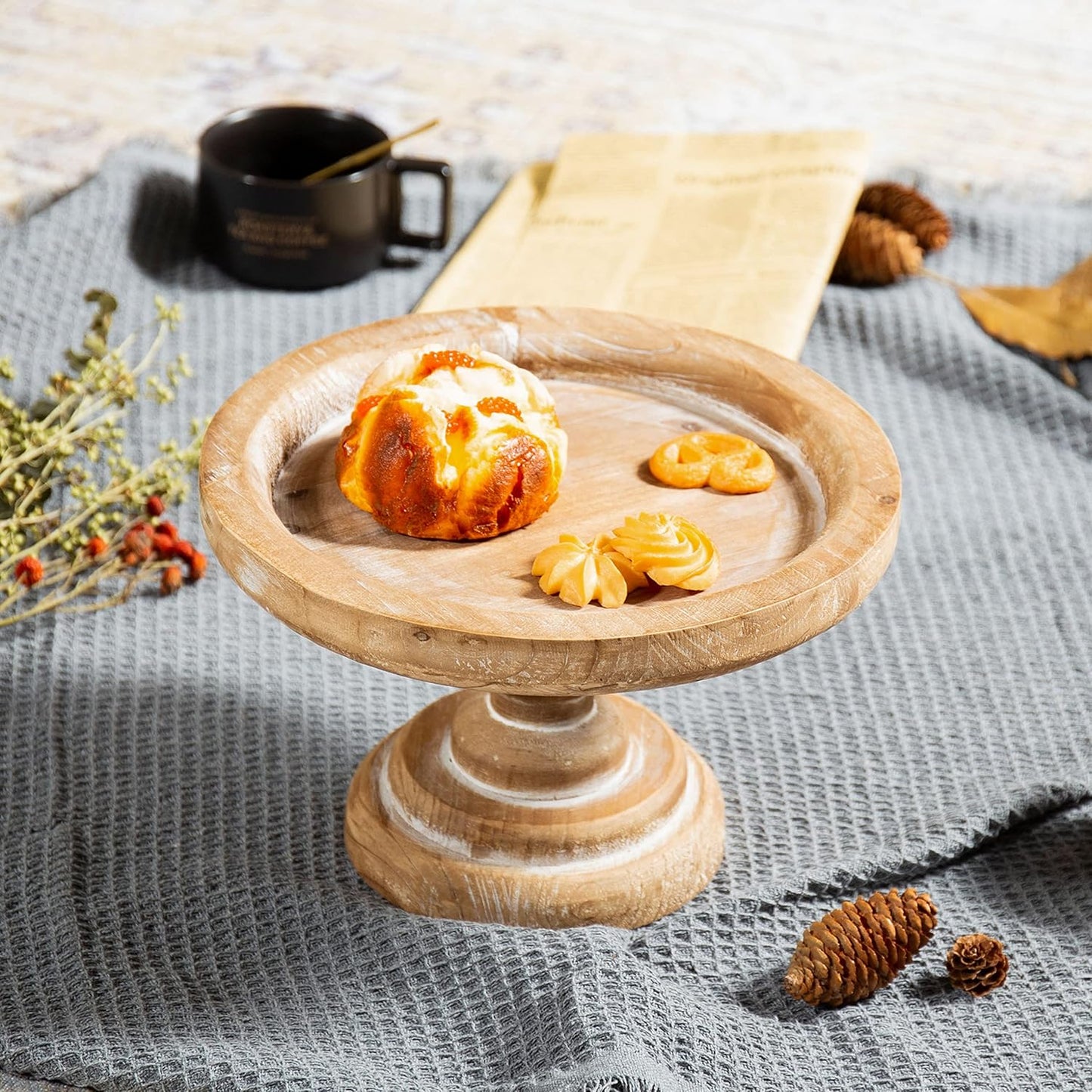 Rustic White Wood Pedestal Tray Stand for Table Decoration,Round Distressed Finished Cake Stand Dessert Table Display,Farmhouse Cake Stand Candle Holder Perfect for Weddings,Birthdays