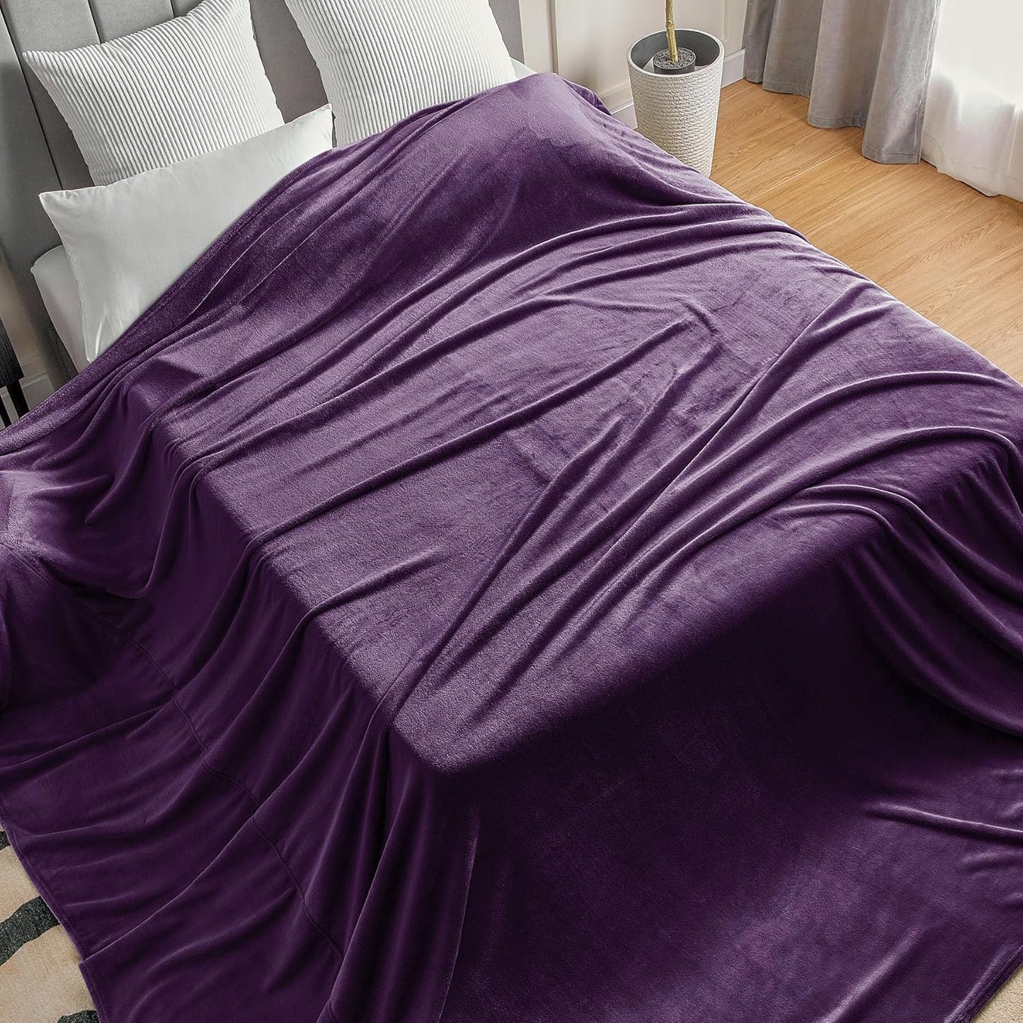 BEDELITE Fleece Blanket Black Throw Blankets for Couch & Bed, Luxury Plush Cozy Fuzzy Blanket 50x60 inches, Super Soft Warm Lightweight Throw Blanket for Travel Camping - Colors A