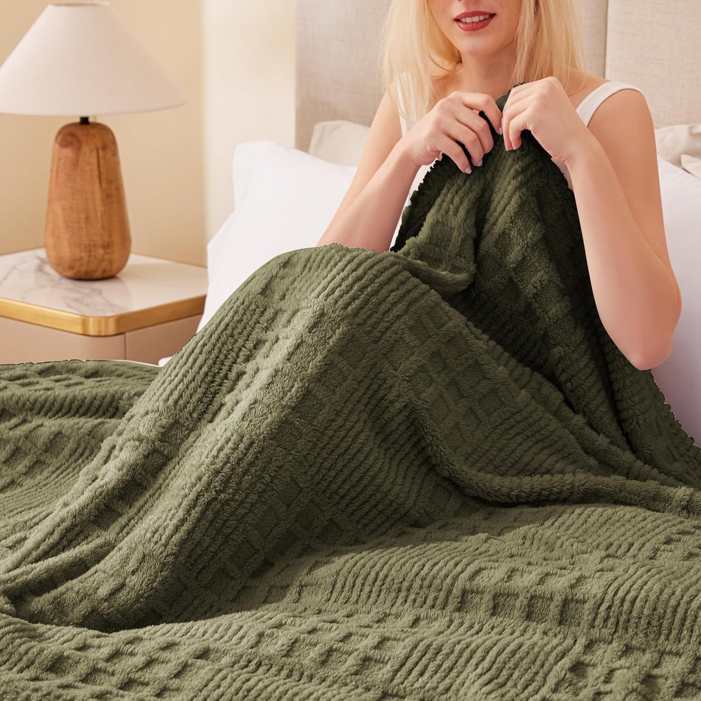 EXQ Home Fleece Throw Blanket for Couch or Bed - 3D Imitation Turtle Shell Jacquard Decorative Blankets - Cozy Soft Lightweight Fuzzy Flannel Blanket Suitable for All Seasons(50"×60",Beige)