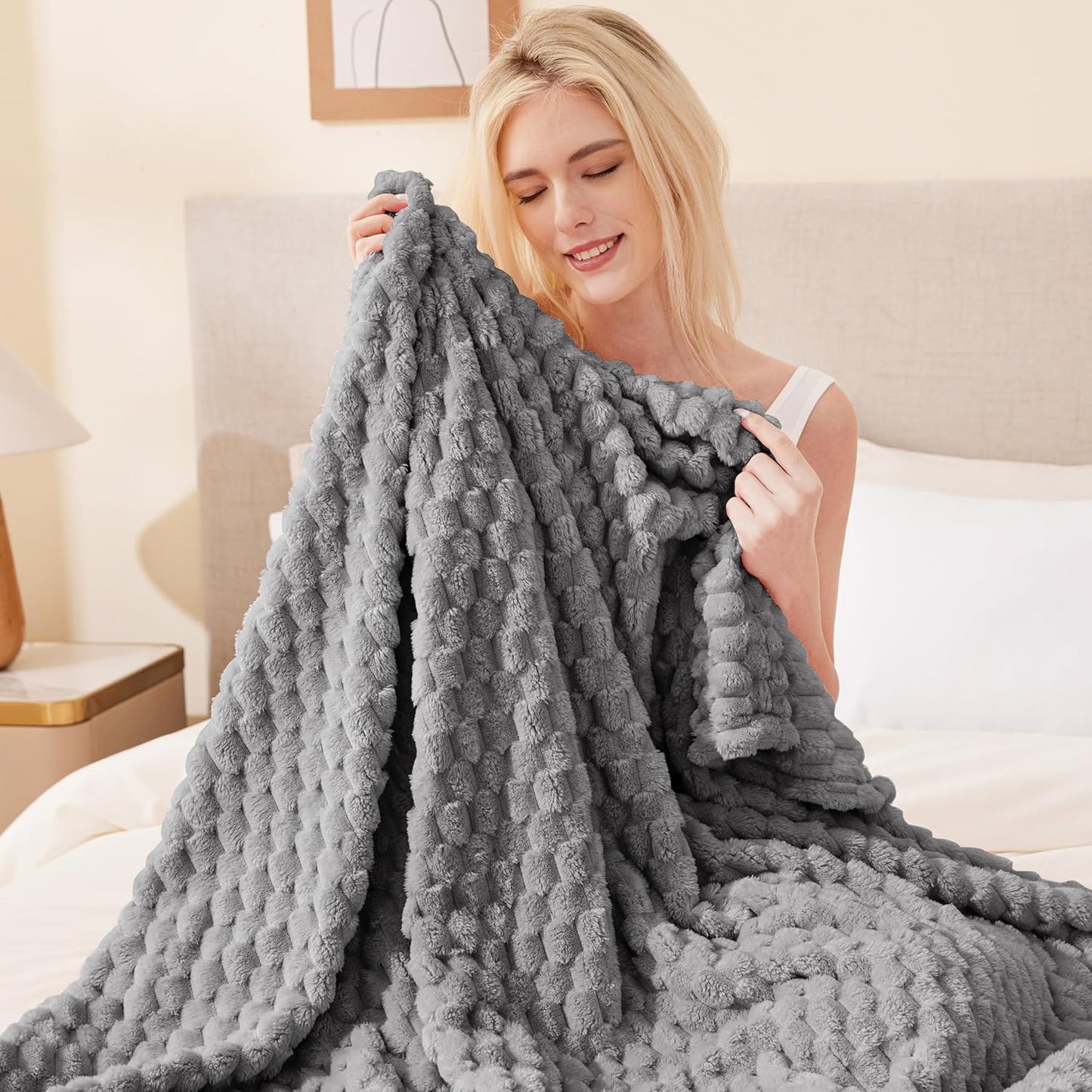 EXQ Home Fleece Throw Blanket for Couch or Bed - 3D Imitation Turtle Shell Jacquard Decorative Blankets - Cozy Soft Lightweight Fuzzy Flannel Blanket Suitable for All Seasons(50"×60",Beige)