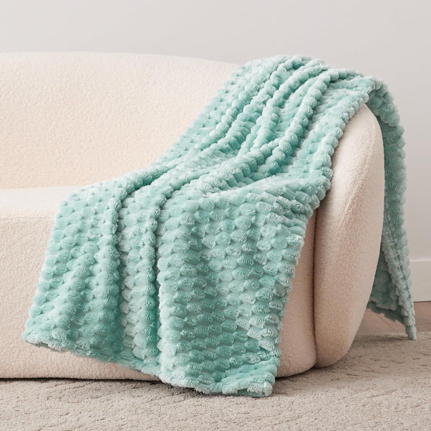 EXQ Home Fleece Throw Blanket for Couch or Bed - 3D Imitation Turtle Shell Jacquard Decorative Blankets - Cozy Soft Lightweight Fuzzy Flannel Blanket Suitable for All Seasons(50"×60",Beige)