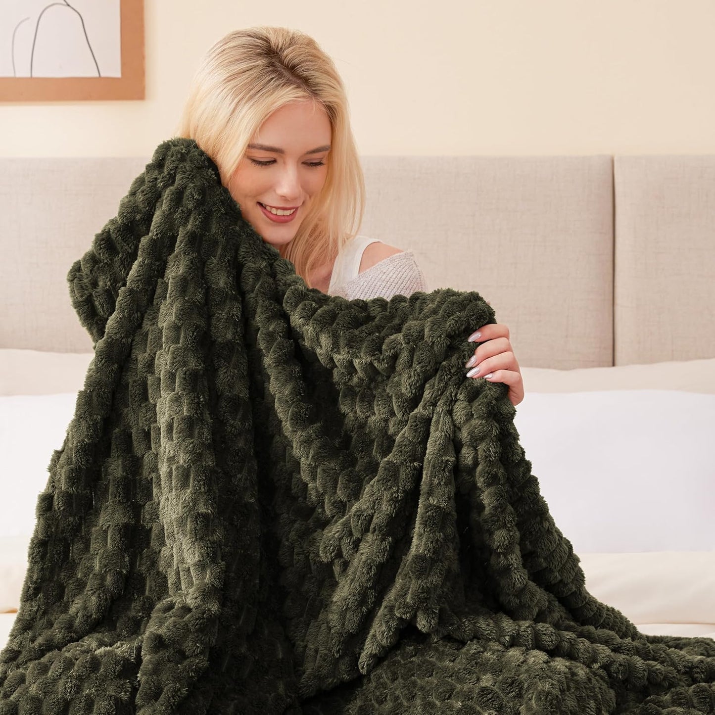 EXQ Home Fleece Throw Blanket for Couch or Bed - 3D Imitation Turtle Shell Jacquard Decorative Blankets - Cozy Soft Lightweight Fuzzy Flannel Blanket Suitable for All Seasons(50"×60",Beige)