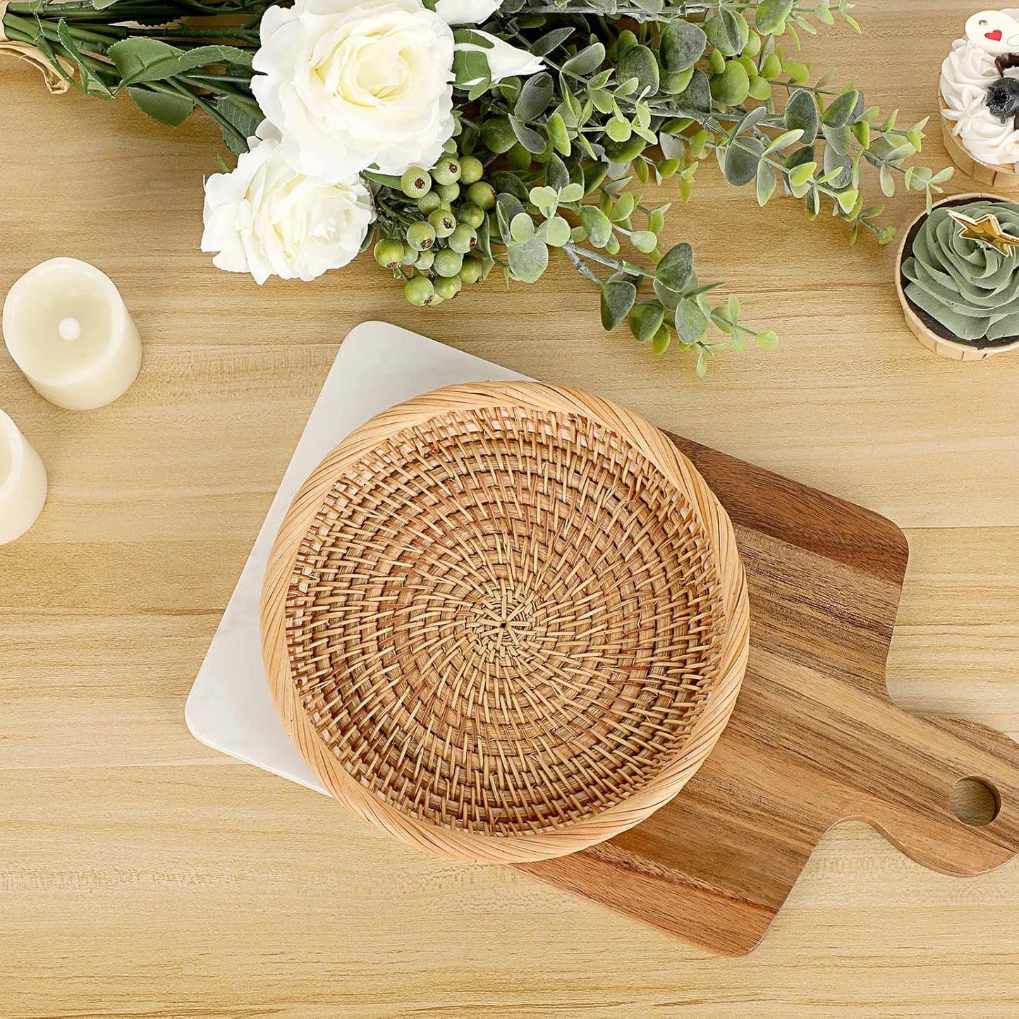 Hipiwe Small Key Basket Bowl for Entryway 7.6" Round Woven Wicker Basket Fruit Serving Tray Woven Basket Wall Decor Rattan Organizer Basket for Keys, Wallet,Whitewash