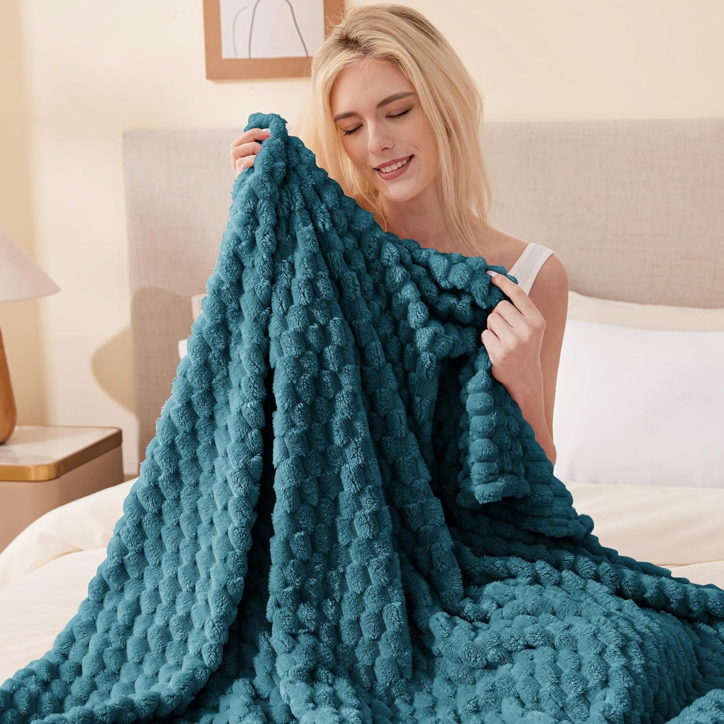 EXQ Home Fleece Throw Blanket for Couch or Bed - 3D Imitation Turtle Shell Jacquard Decorative Blankets - Cozy Soft Lightweight Fuzzy Flannel Blanket Suitable for All Seasons(50"×60",Beige)