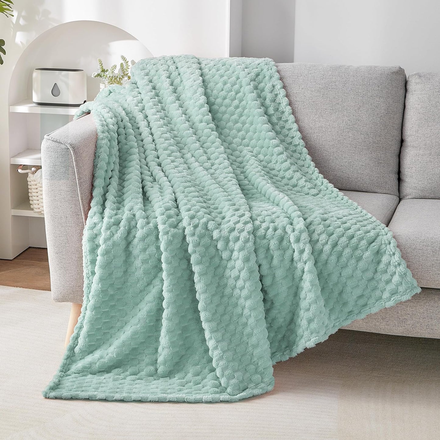 EXQ Home Fleece Throw Blanket for Couch or Bed - 3D Imitation Turtle Shell Jacquard Decorative Blankets - Cozy Soft Lightweight Fuzzy Flannel Blanket Suitable for All Seasons(50"×60",Beige)