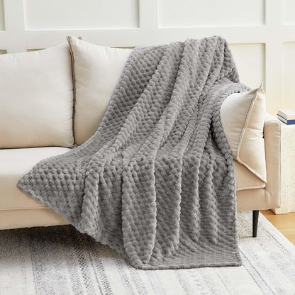 EXQ Home Fleece Throw Blanket for Couch or Bed - 3D Imitation Turtle Shell Jacquard Decorative Blankets - Cozy Soft Lightweight Fuzzy Flannel Blanket Suitable for All Seasons(50"×60",Beige)