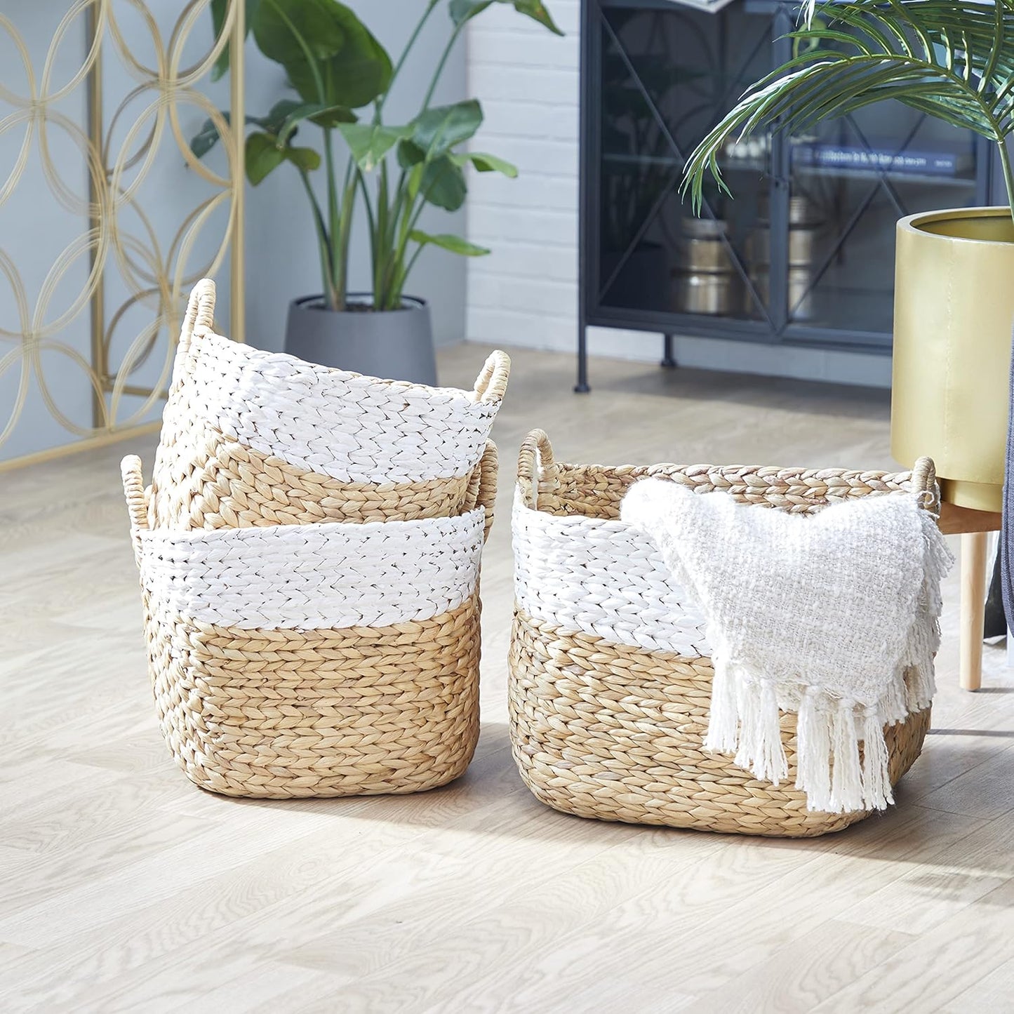 Deco 79 Seagrass Handmade Decorative and Functional Storage Basket Large Woven Basket Organizer with Ring Handles, Basket for Storage 20" x 18" x 19", Brown