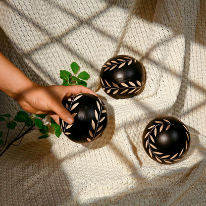 Set of 6 Decorative Orbs for Bowls and Vases - Circle Pattern - Resin Round Sphere Balls for Living, Dining Room Coffee Table Centerpiece Home Decor