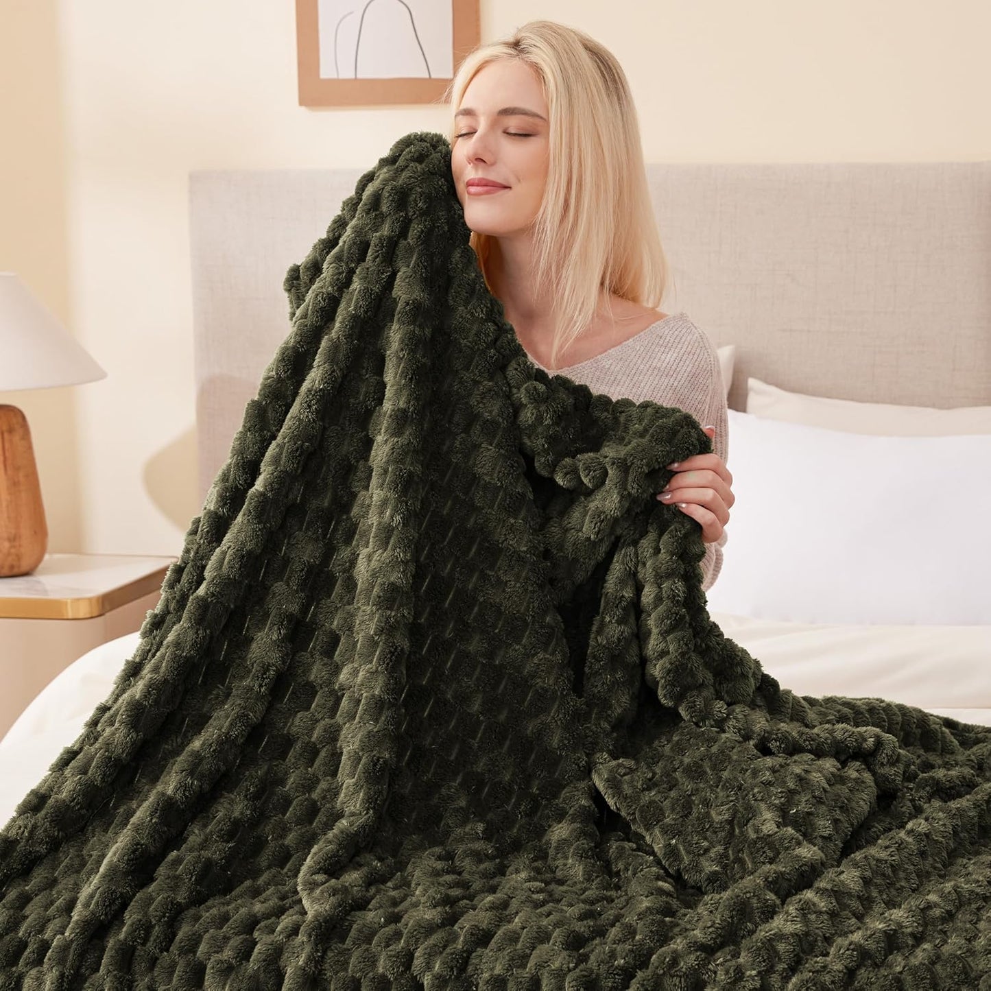 EXQ Home Fleece Throw Blanket for Couch or Bed - 3D Imitation Turtle Shell Jacquard Decorative Blankets - Cozy Soft Lightweight Fuzzy Flannel Blanket Suitable for All Seasons(50"×60",Beige)